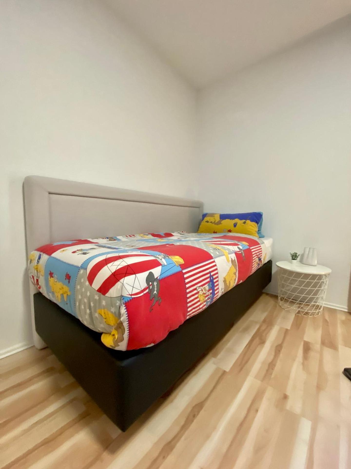 SLEEP WELL Apartments DETMOLD - Tempur Beds- NEU - Top Lage - Free parking - WIFI