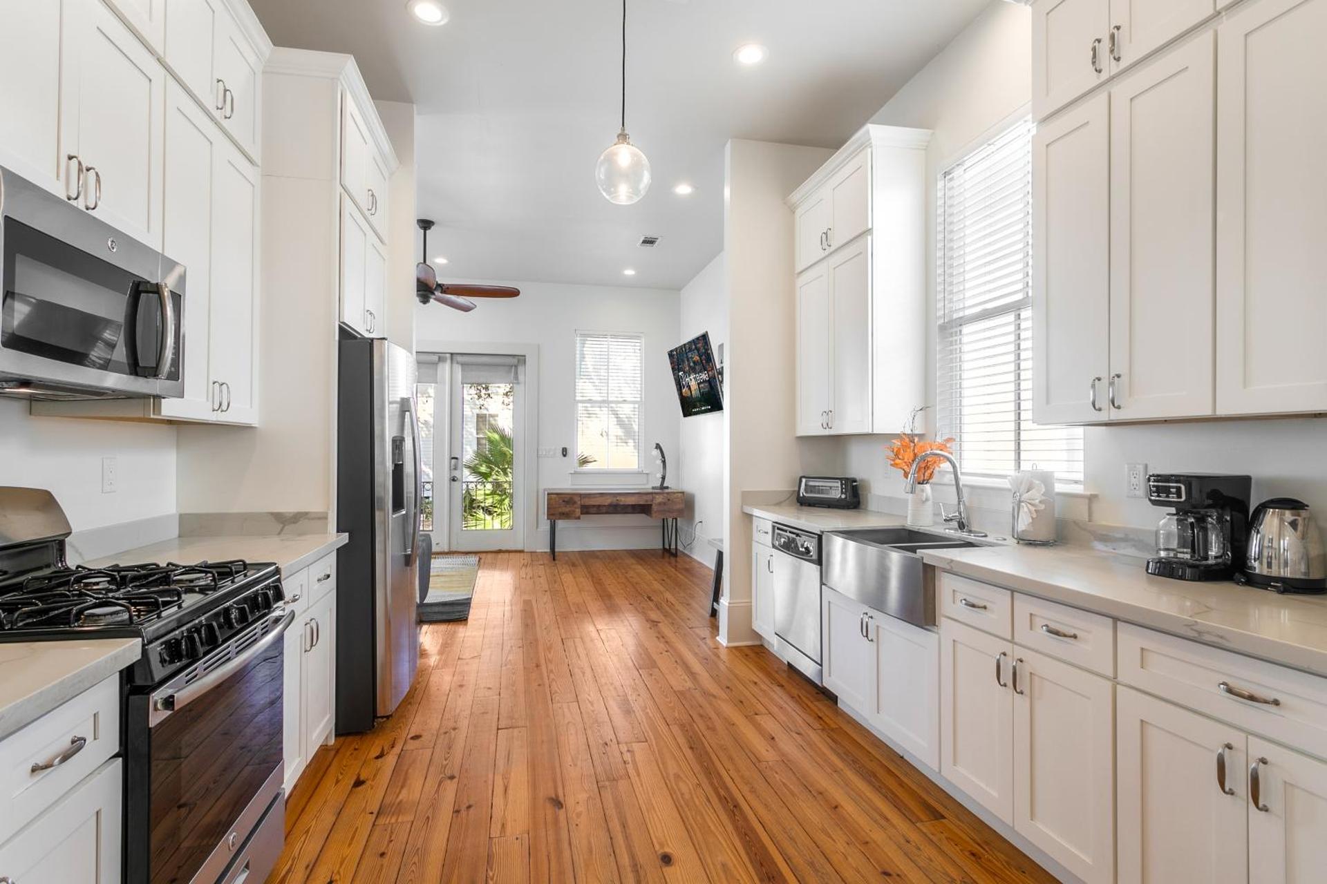 Kitchen or kitchenette