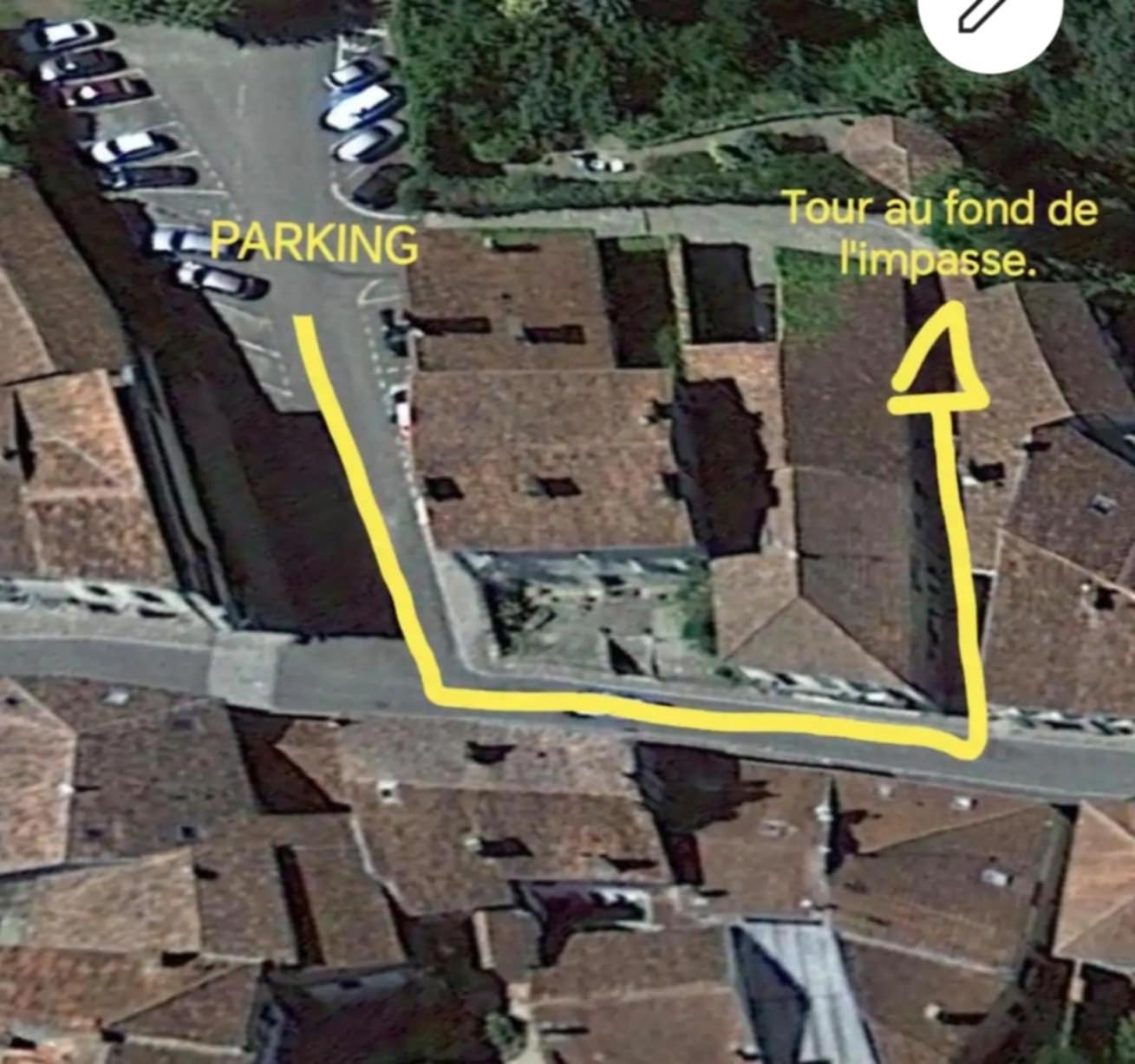 Tour médiévale fortifiée entièrement restauré