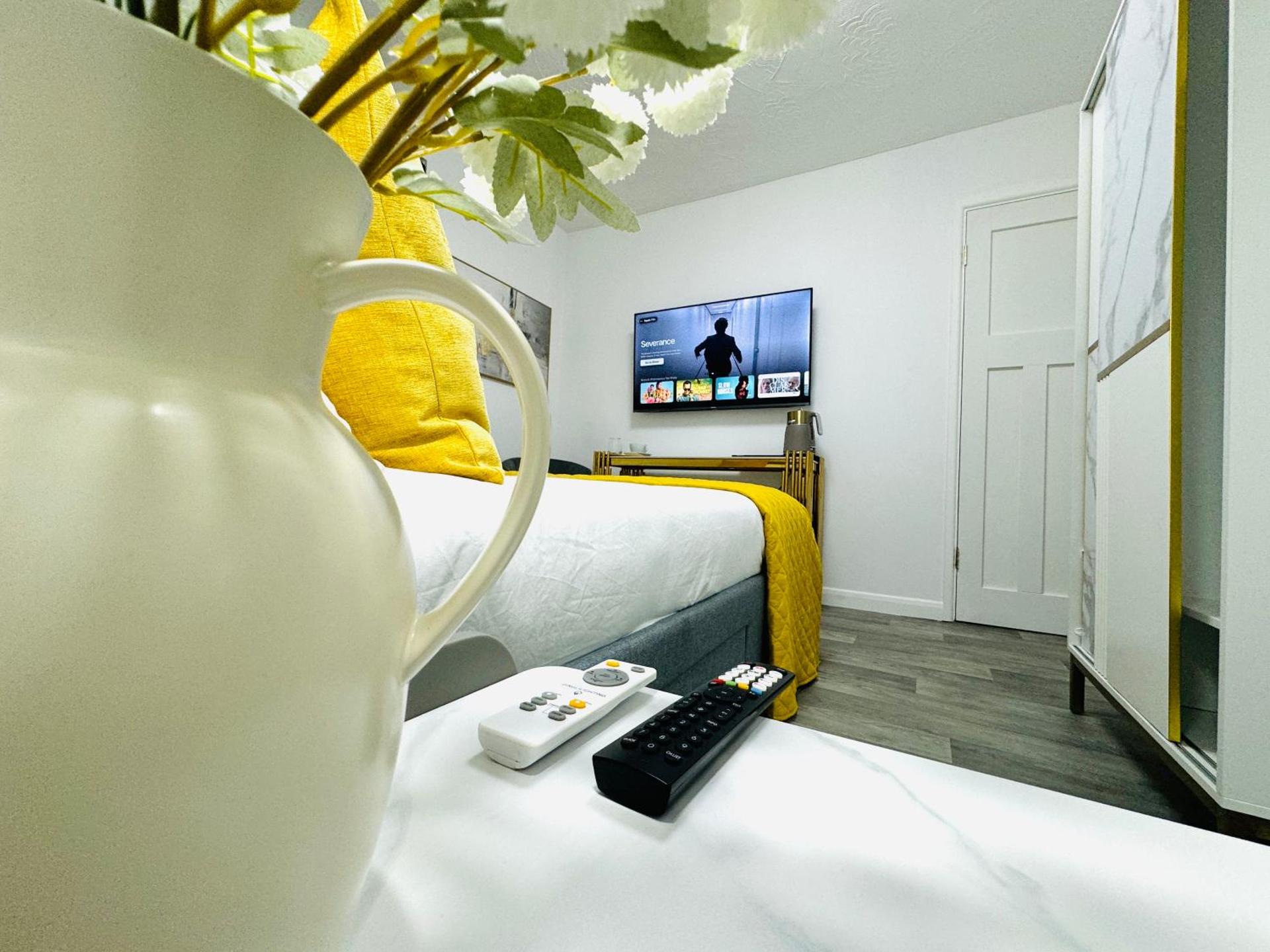 Ensuite Luxury Bedroom In Purfleet