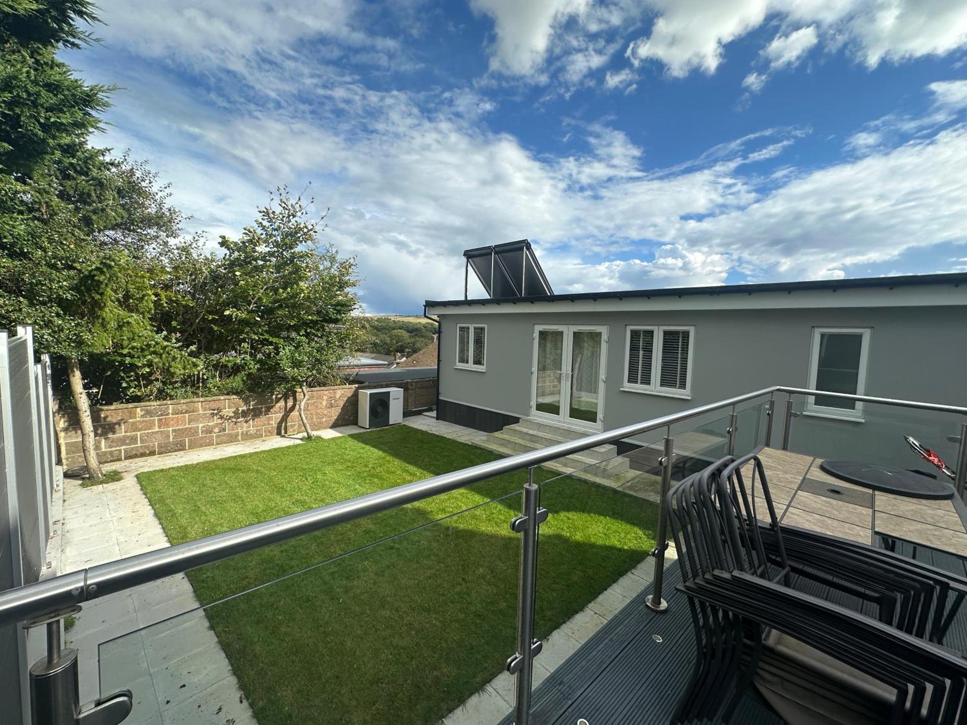 Private Holiday Home, Great Location