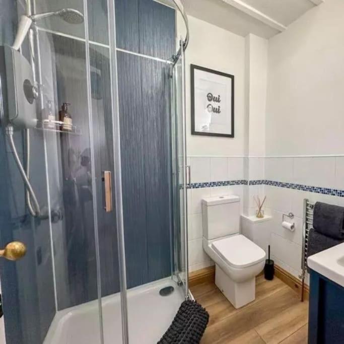 Meadow View Cottage - cosy, romantic & 20 mins from Alton Towers