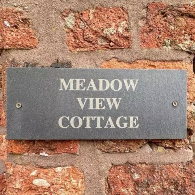 Meadow View Cottage - cosy, romantic & 20 mins from Alton Towers