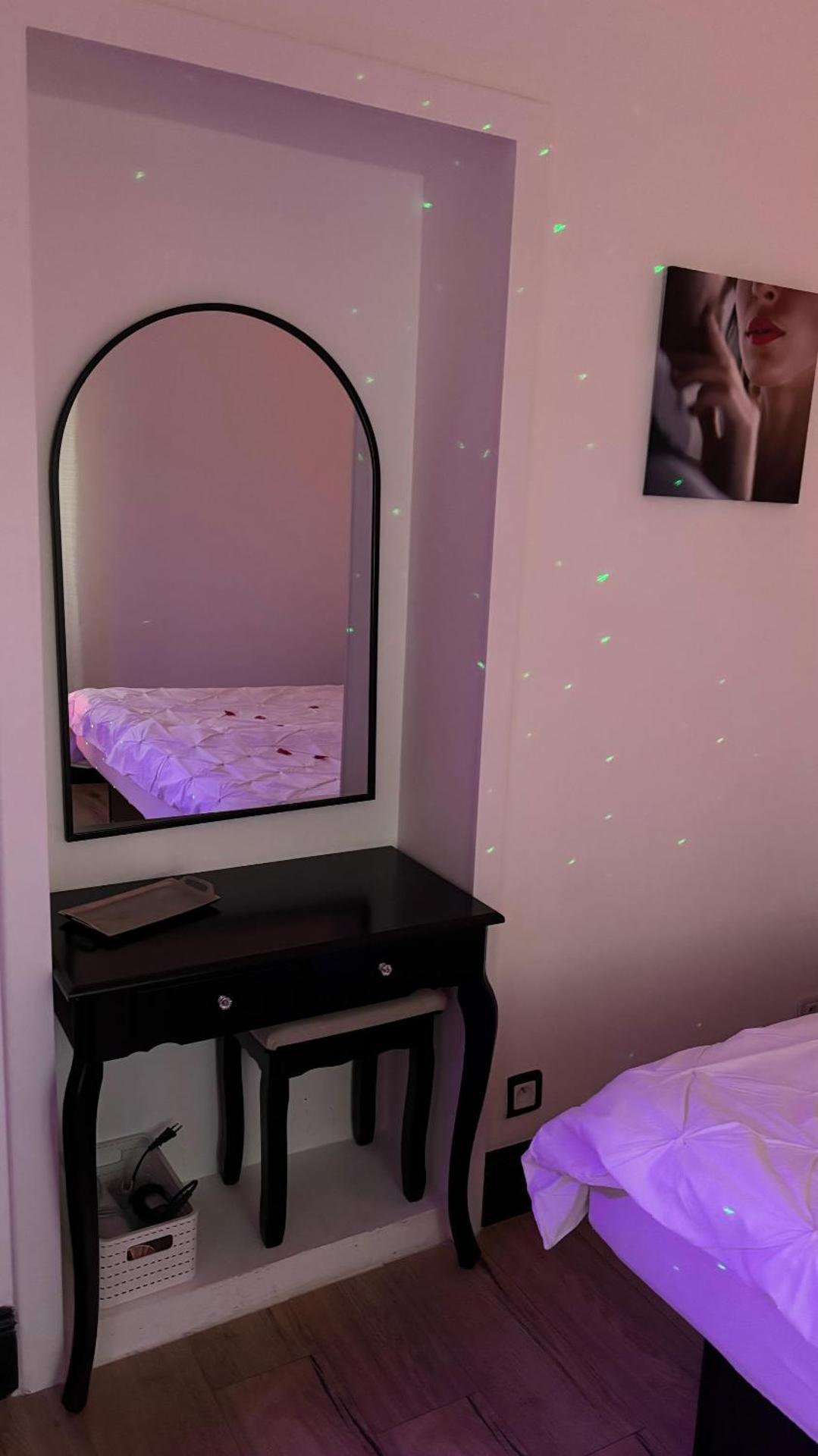 Dream Room avec Jacuzzi, Sauna, Table de massage et Lit à eau