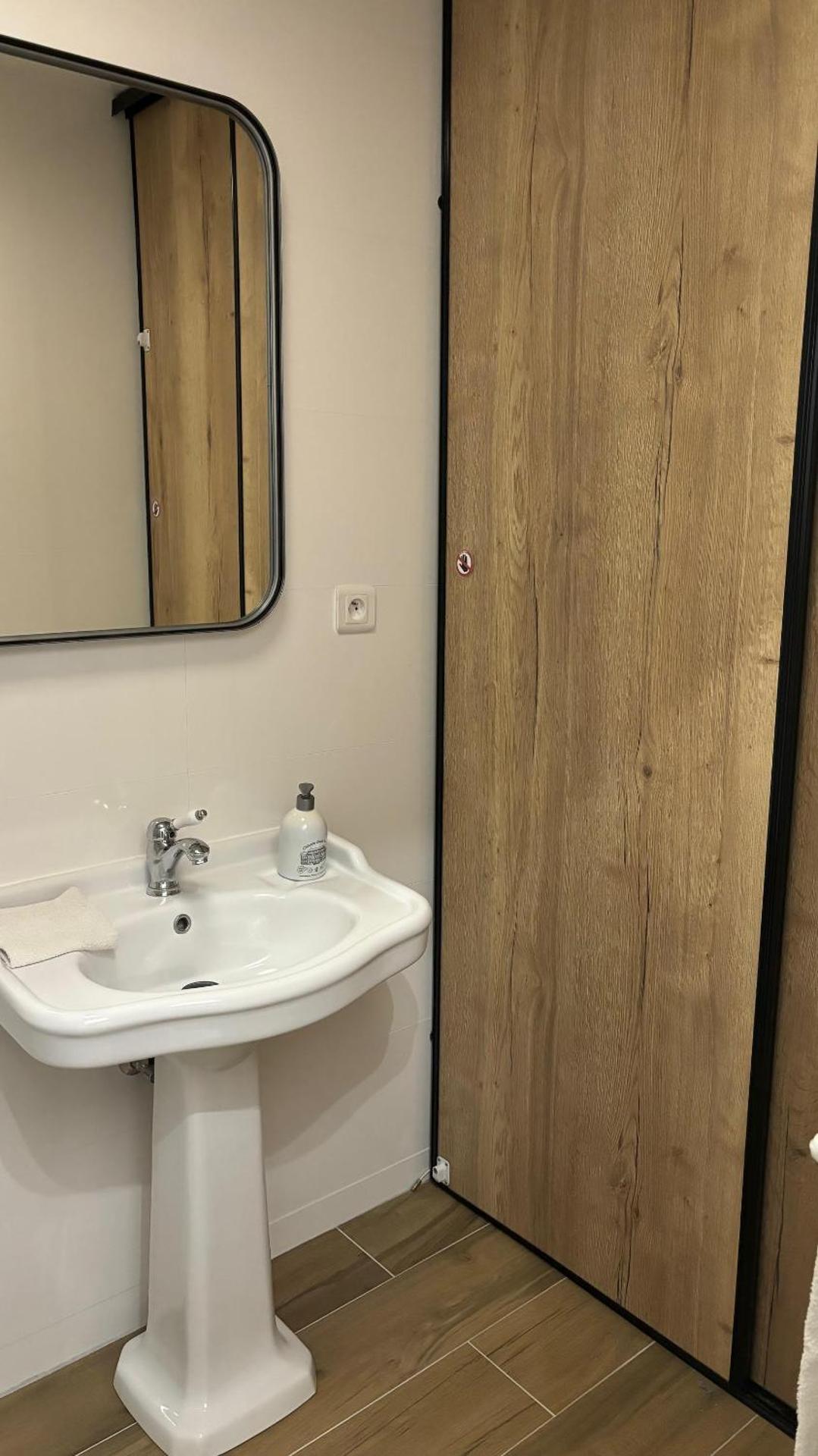 Dream Room avec Jacuzzi, Sauna, Table de massage et Lit à eau