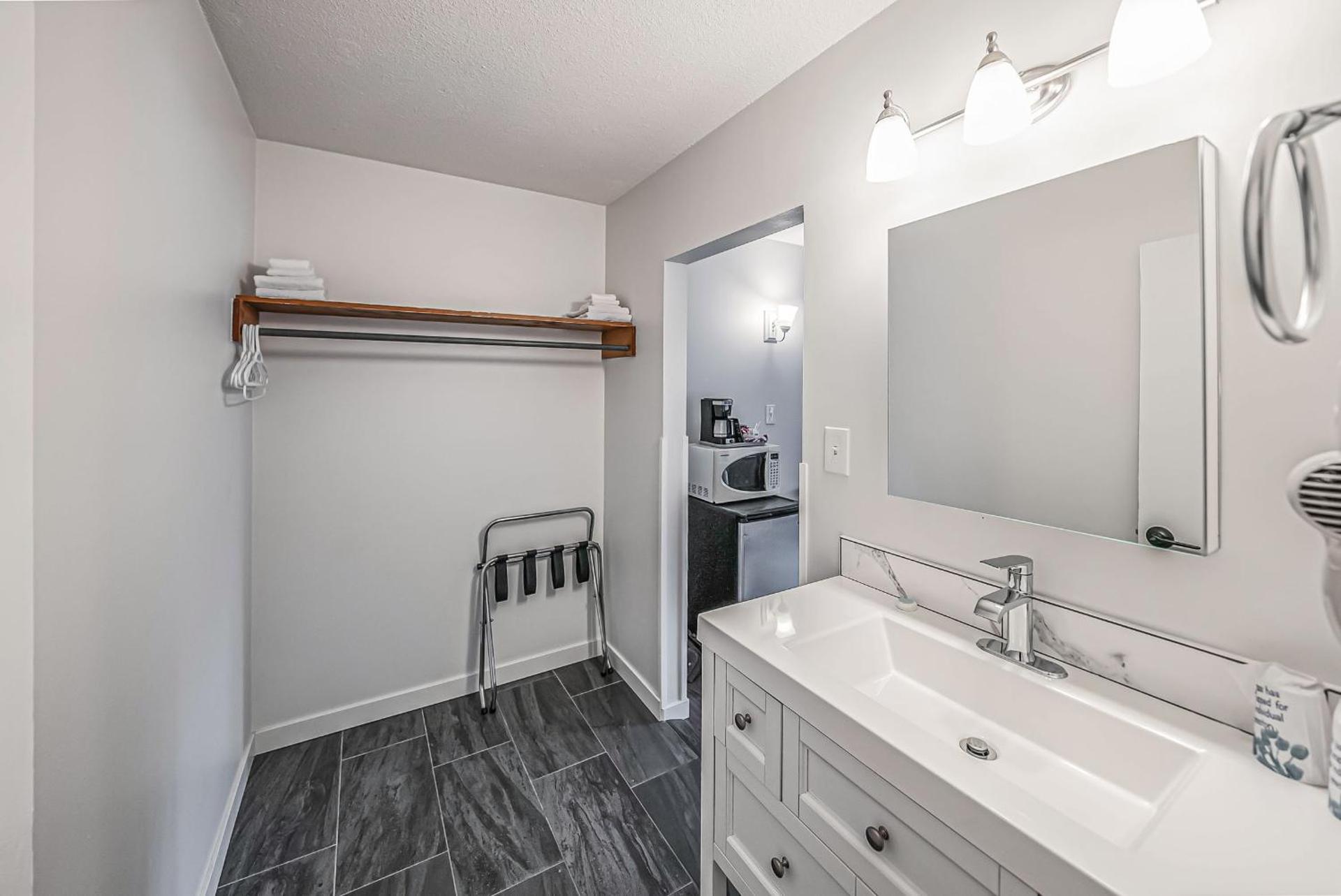 Standard Queen Room with Two Queen Beds