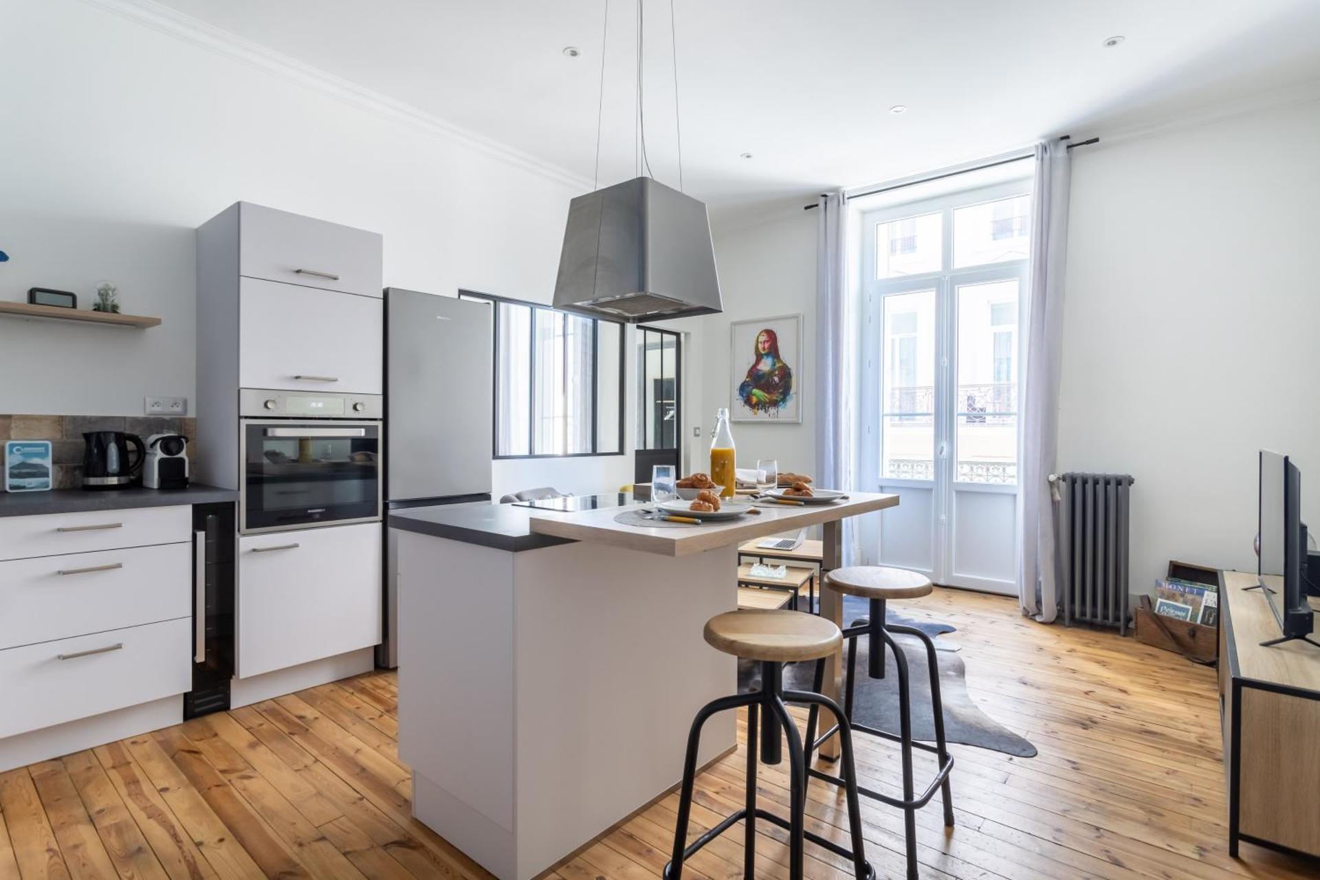 Kitchen or kitchenette