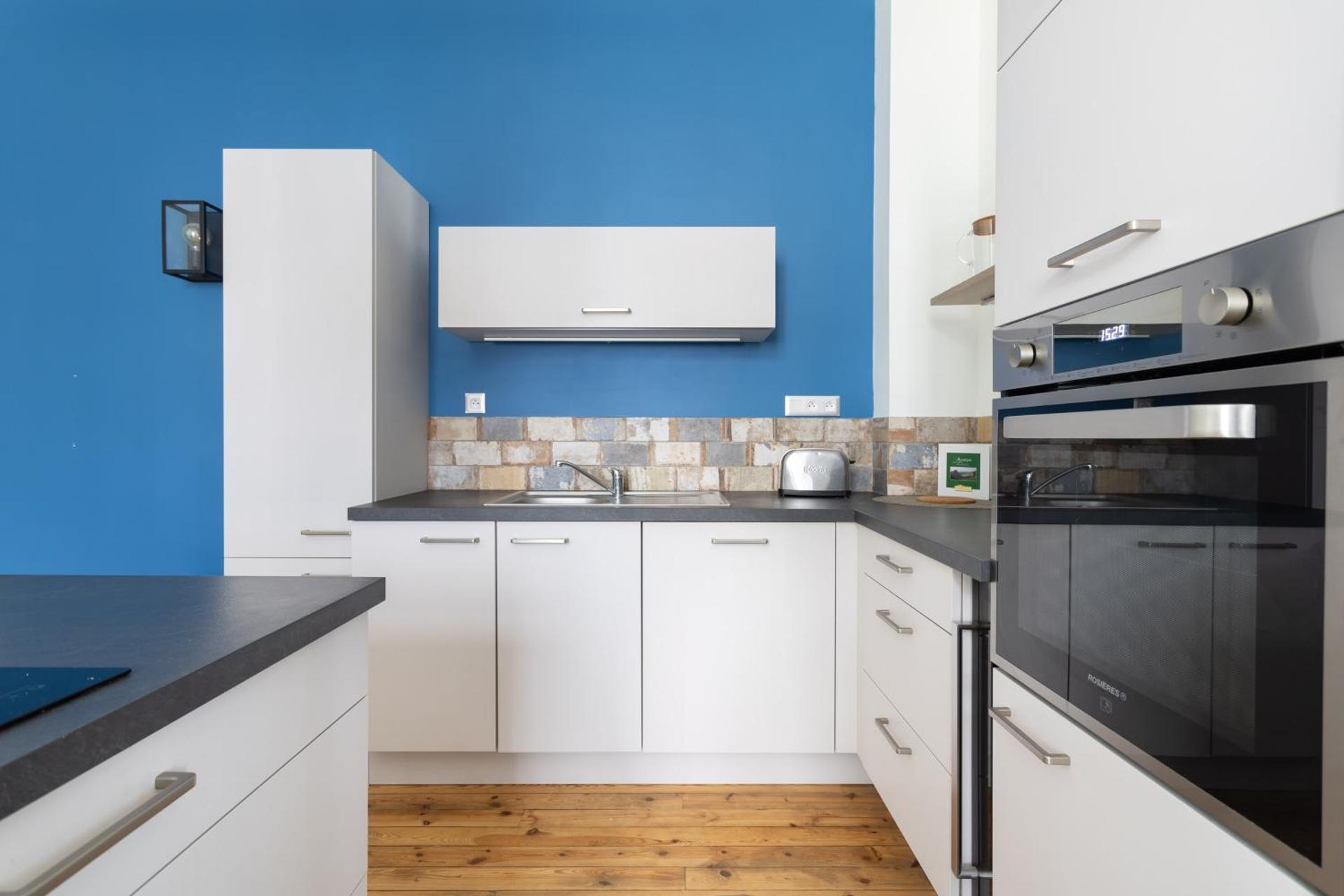 Kitchen or kitchenette