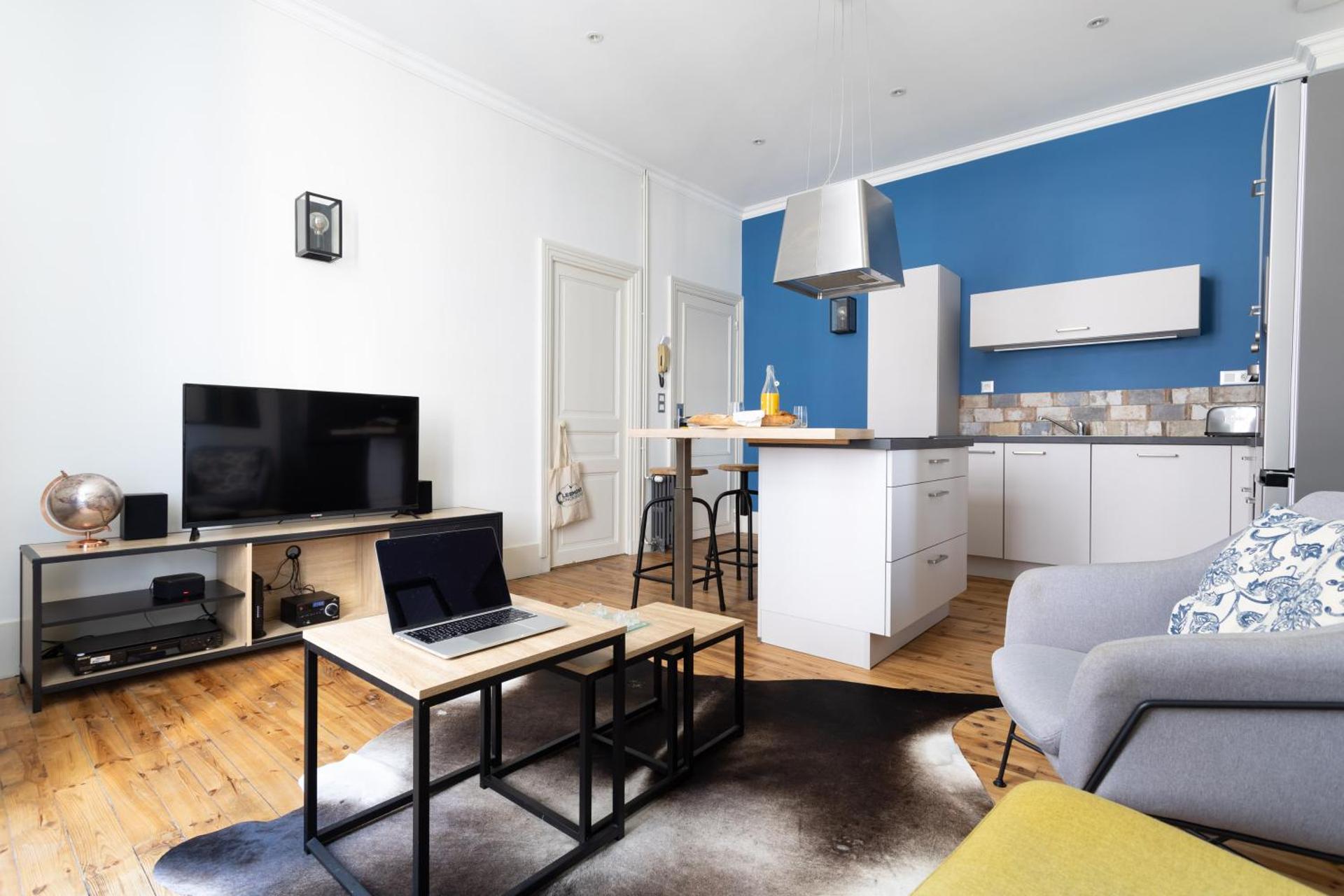 Communal lounge/ TV room