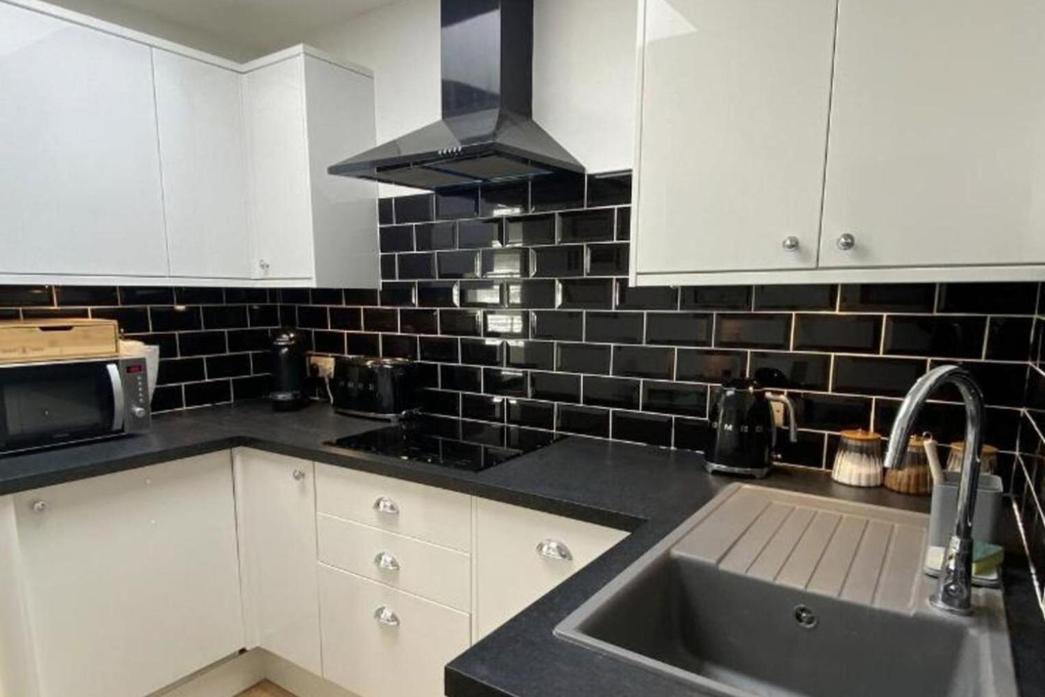 1Br-Balcony-PetFriendly-Garden-Free Parking