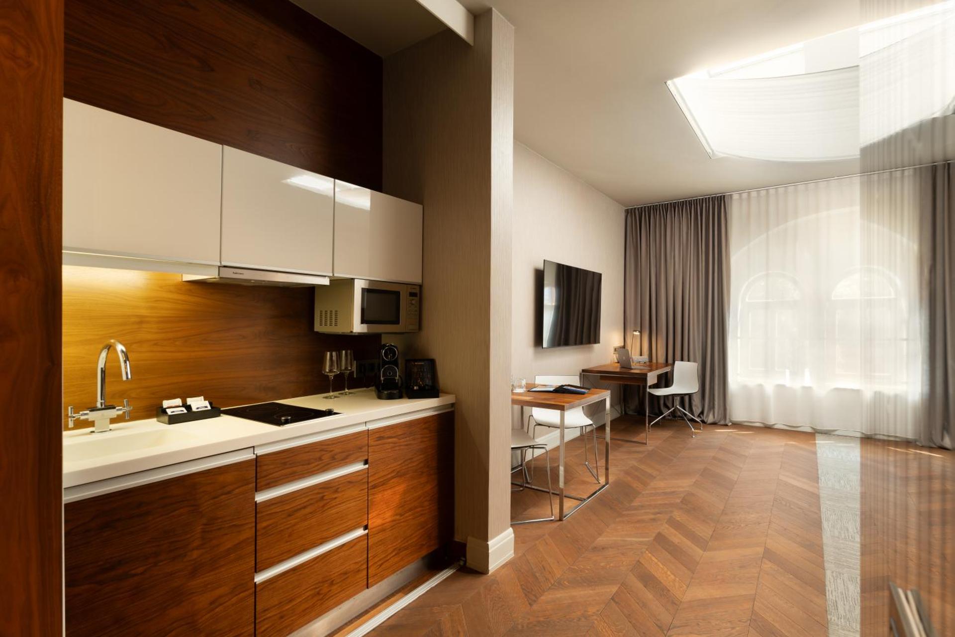 City Park Hotel & Residence