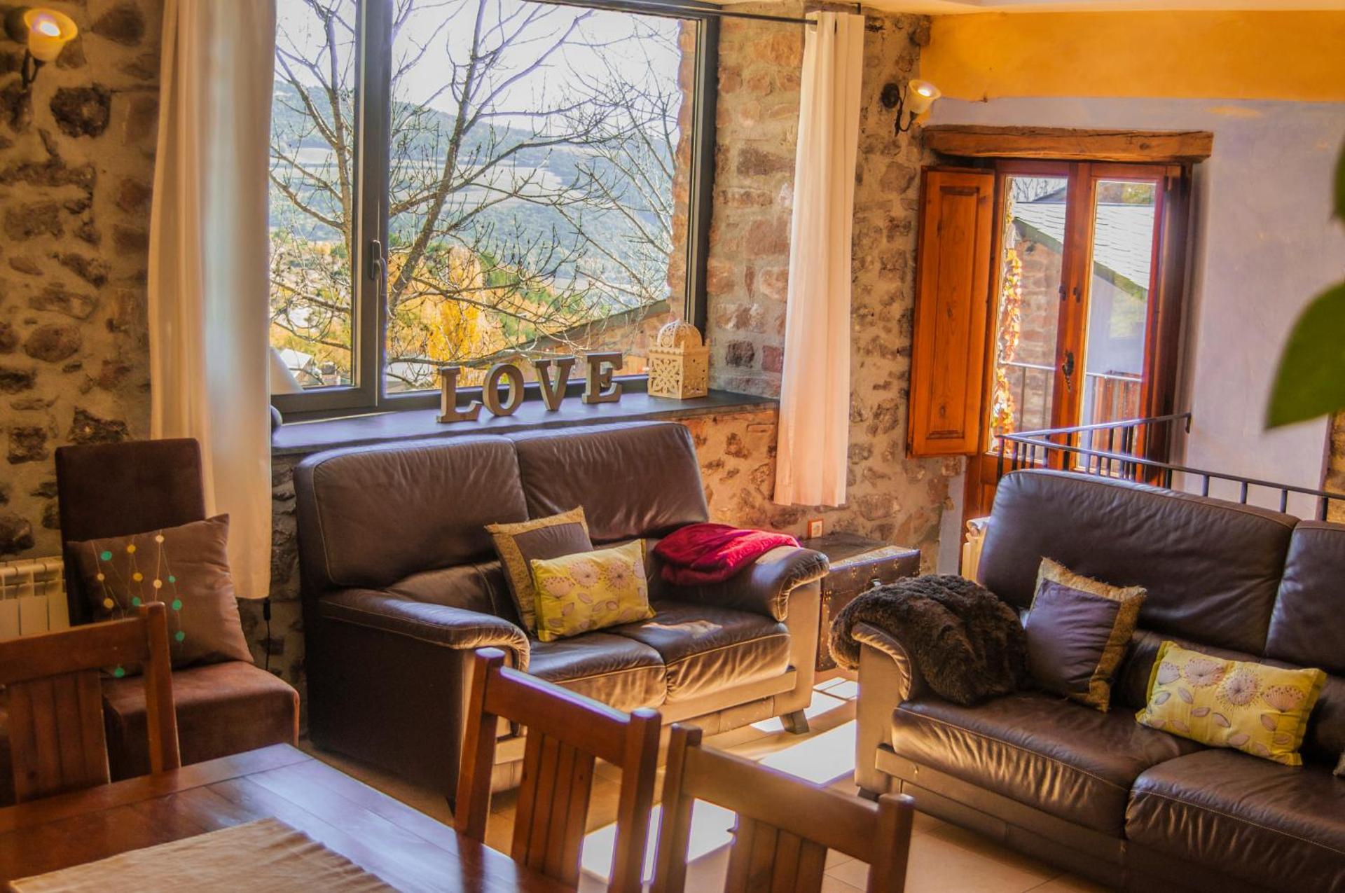 Communal lounge/ TV room