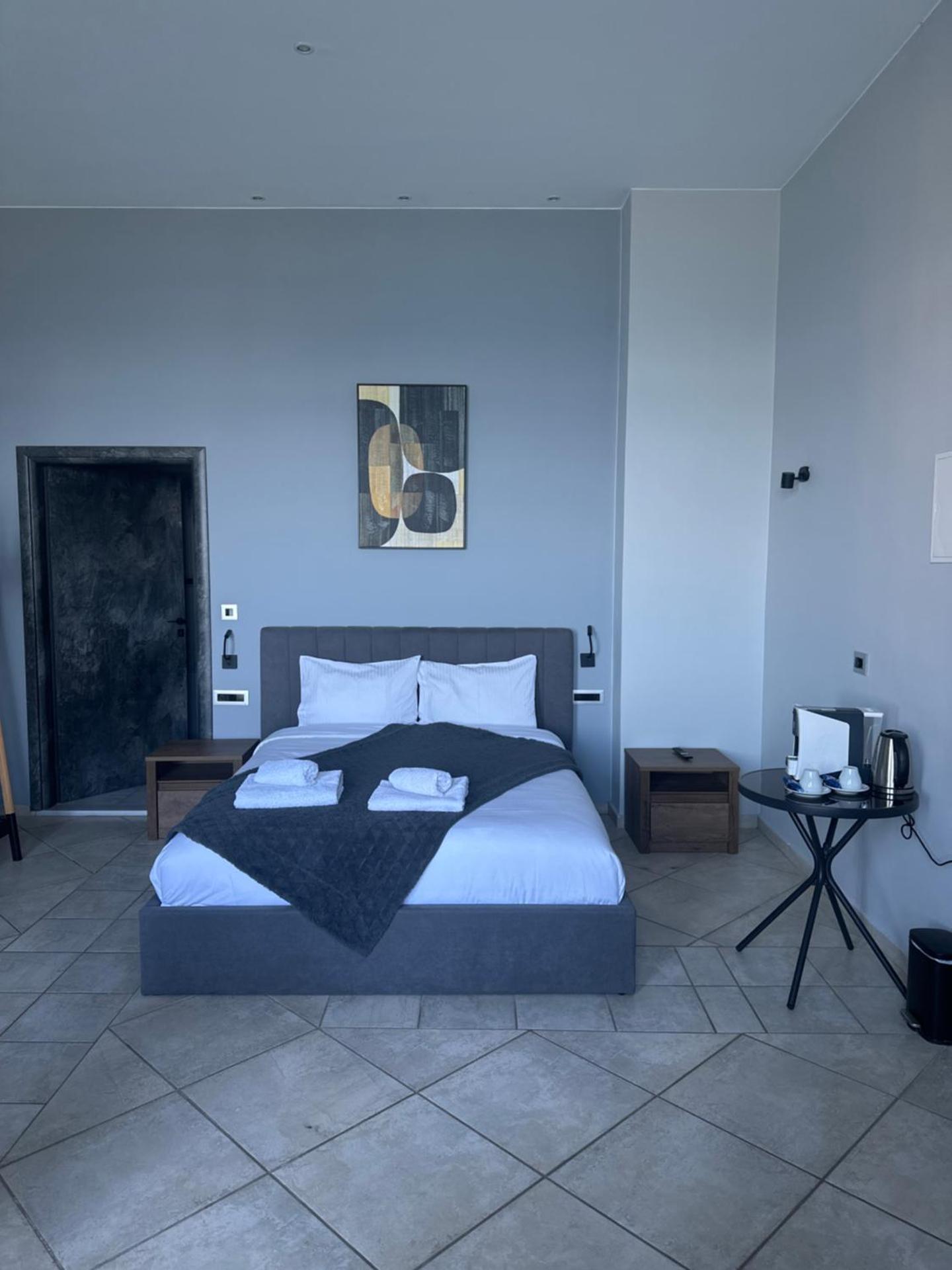 Endless blue suites 3