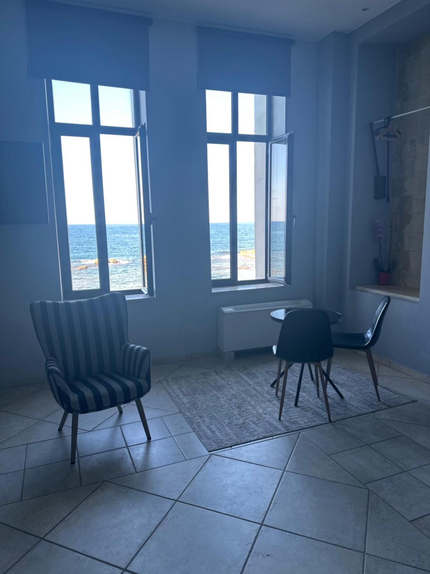 Endless blue suites 3