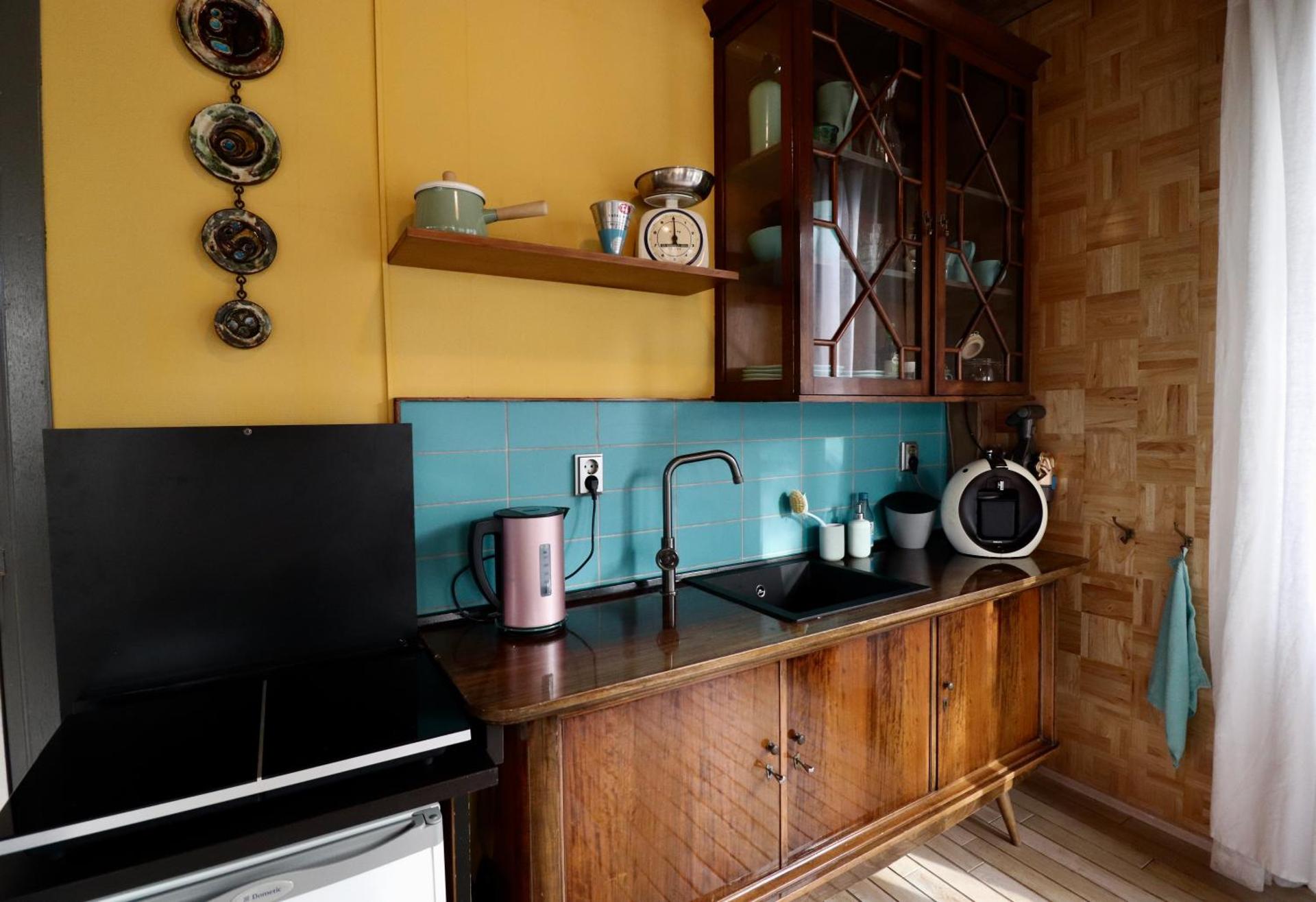 Kitchen or kitchenette