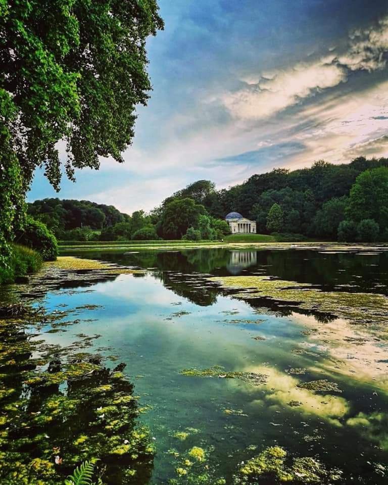 Kings Cottage - Heart of the Deverills - EV Point