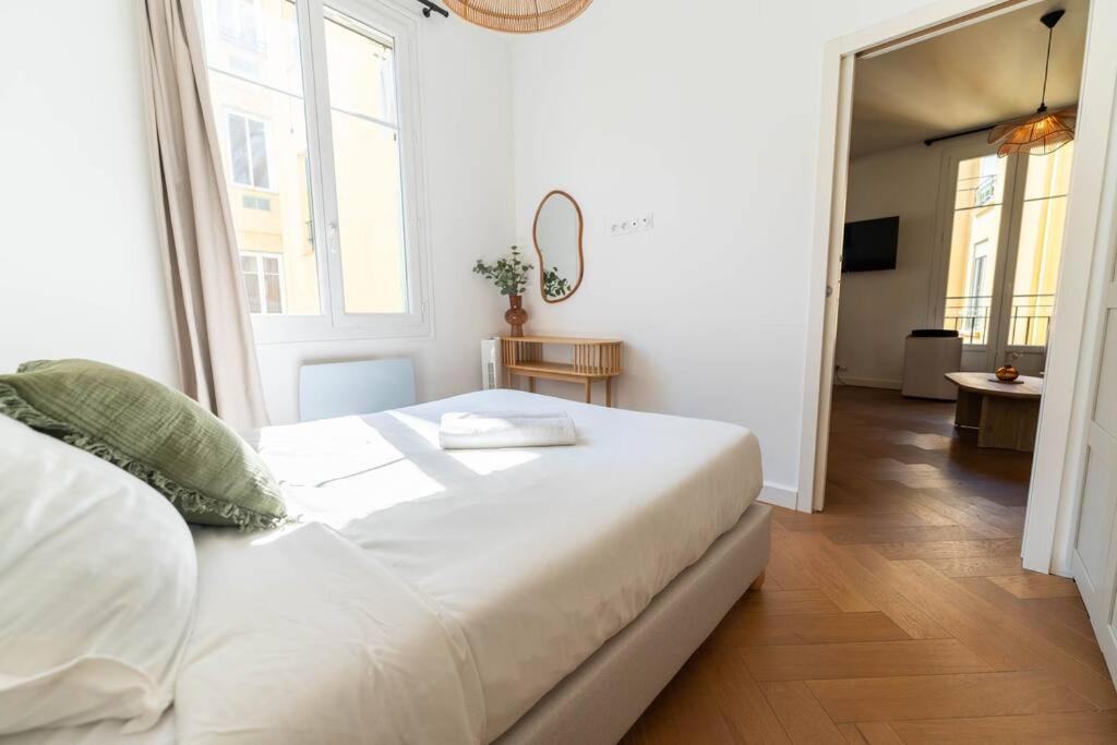 Superbe appartement deux chambres, centre proche port