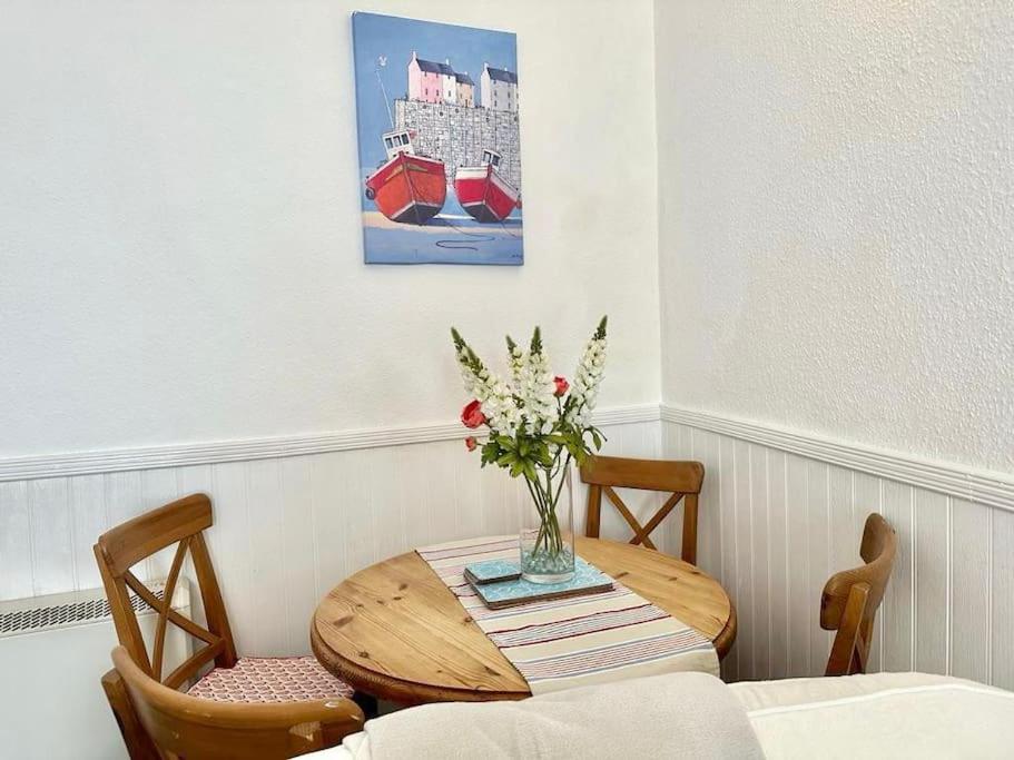 Ship Cottage Tenby Beach 50m