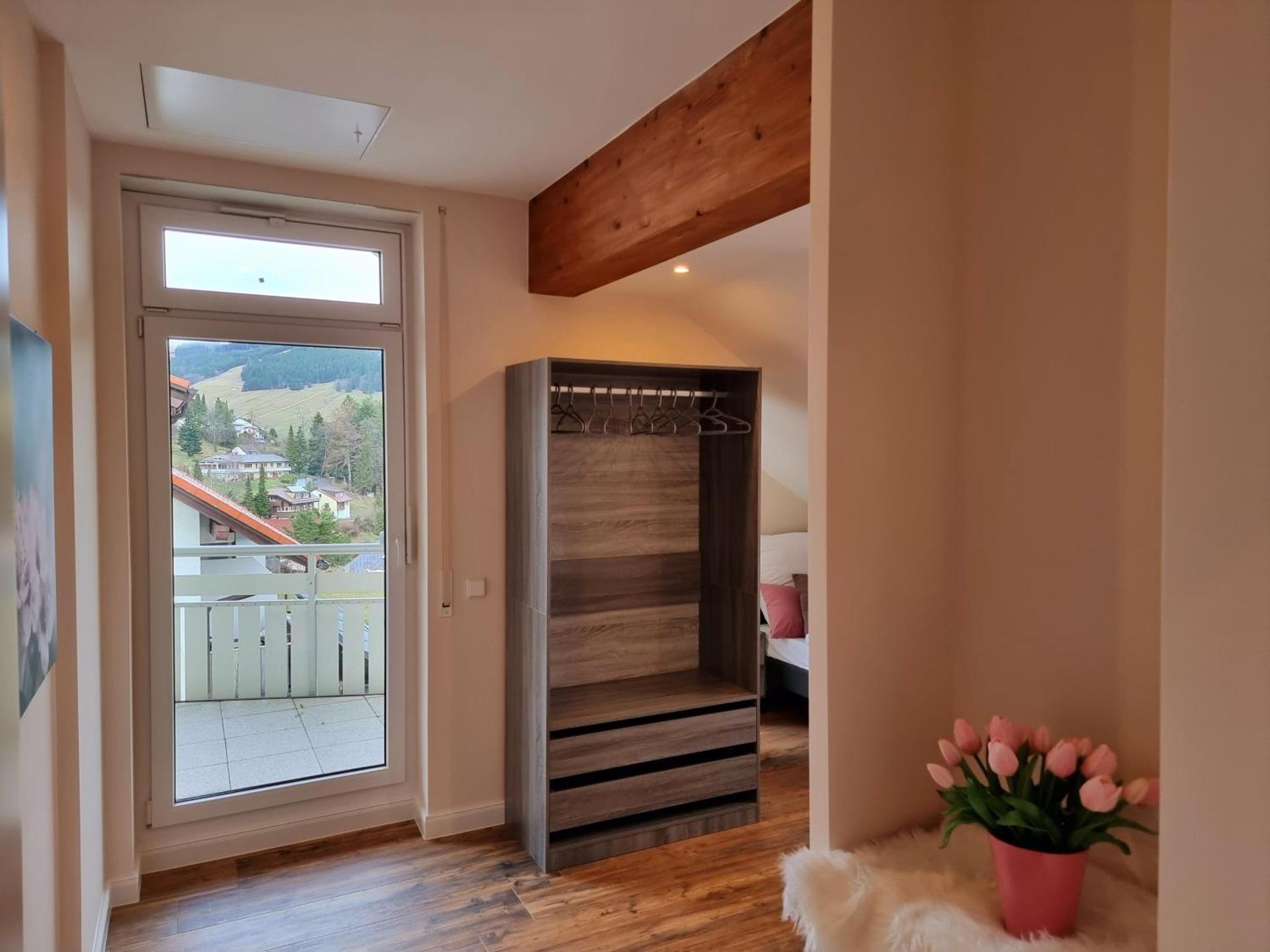 "Deluxe" Ferienwohnung Schwarzwald, 8 Personen, 140 qm, Haus Sonnenschein, 2 Balkone