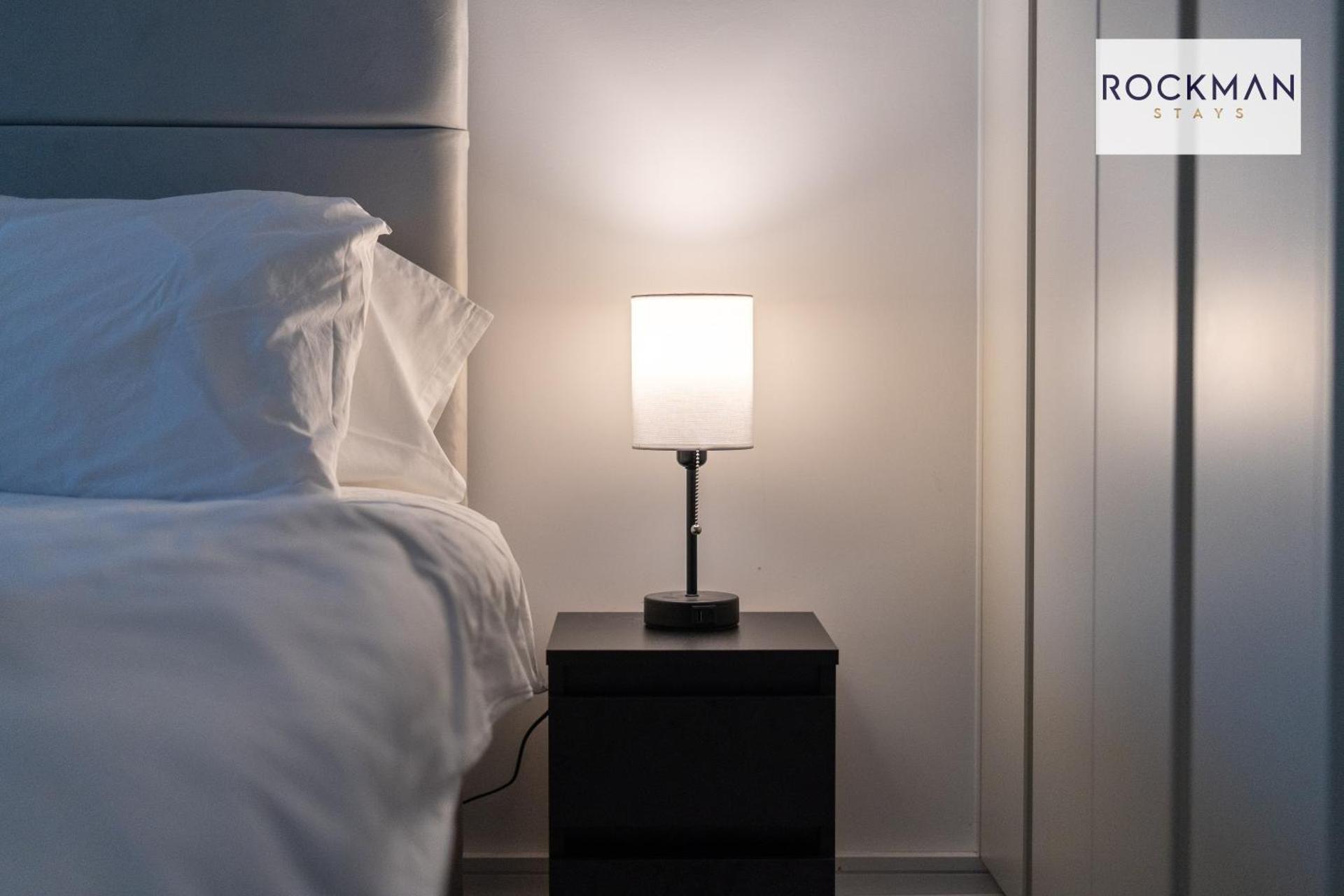 Library House Apartments - FREE PARKING - Contractor Hub - Superfast Wi-Fi - Long Term Stays