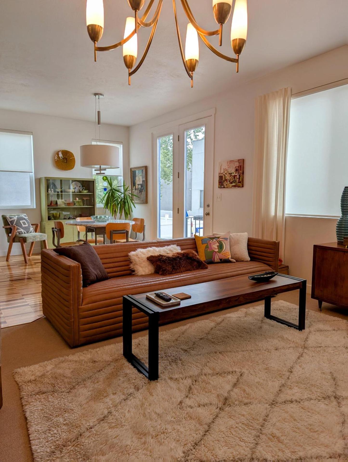 Central location close to Downtown and Mountain Views