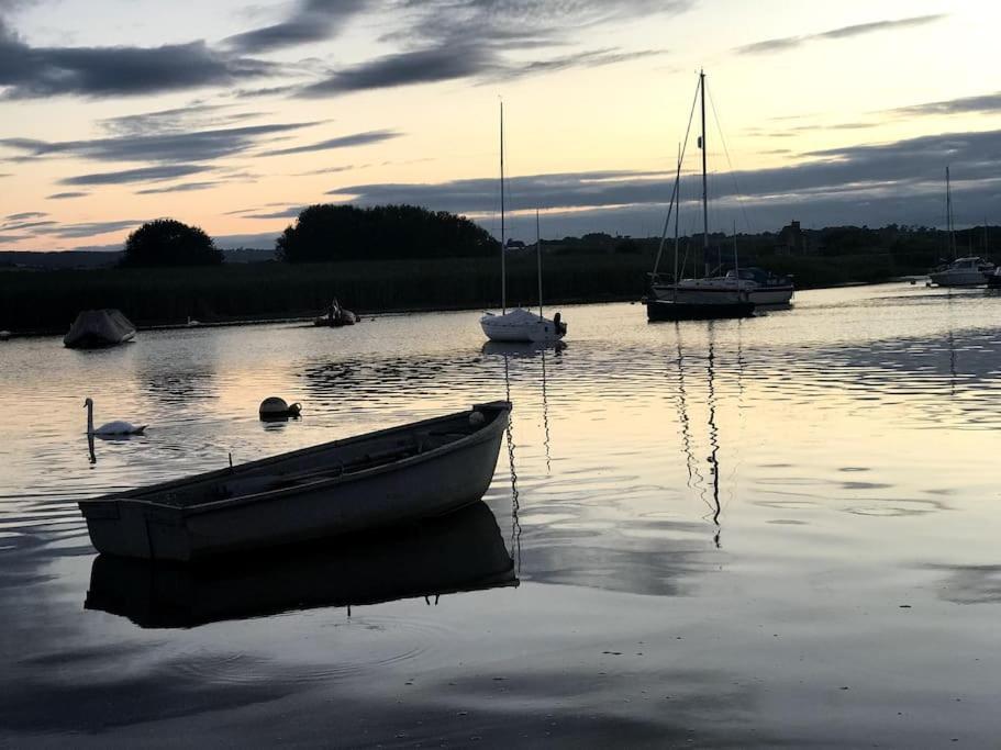 Stunning Georgian Town house with Open Fire, Piano & Games Room