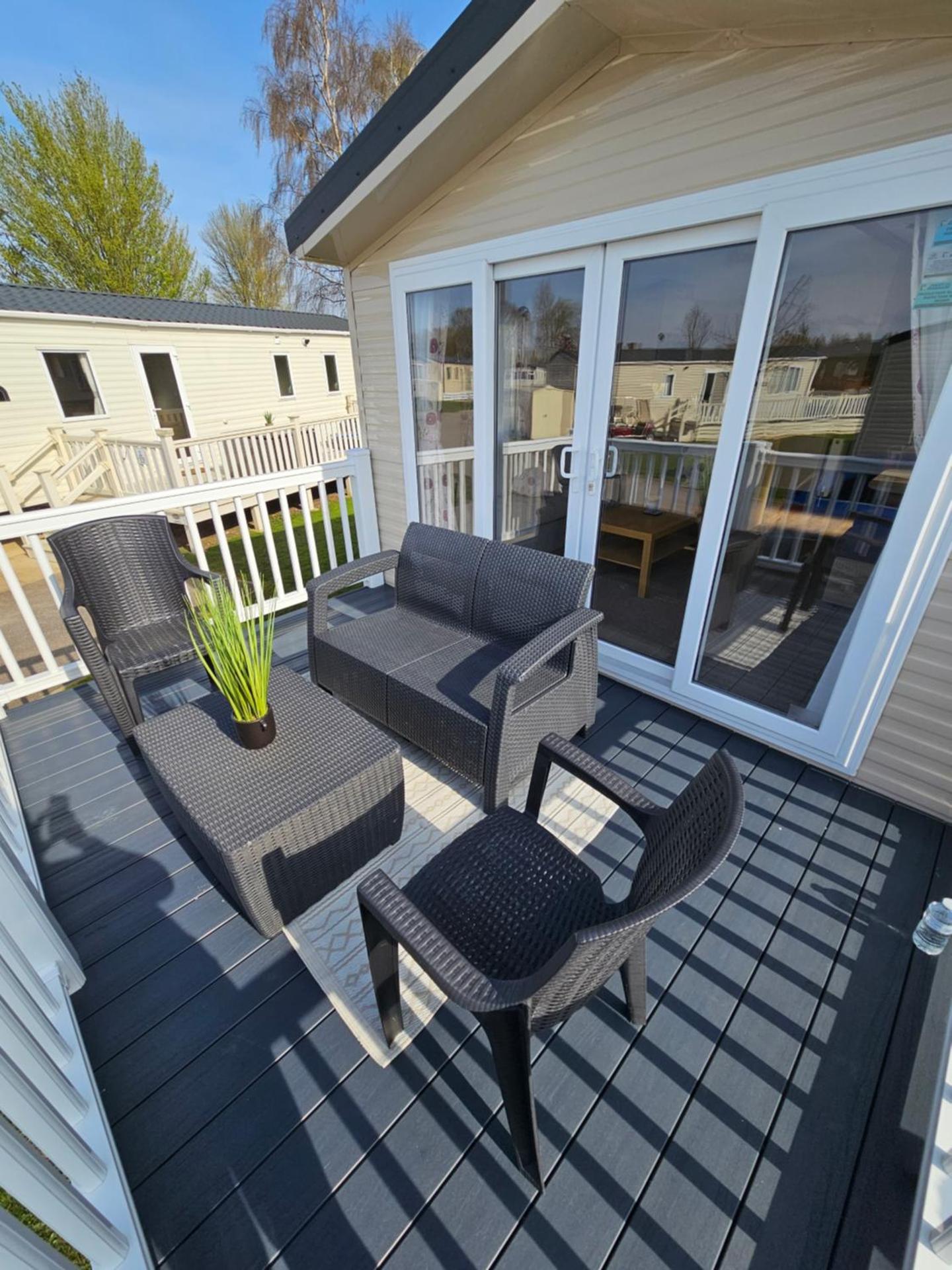 The Shutt's Escapes - Tattershall Lakes