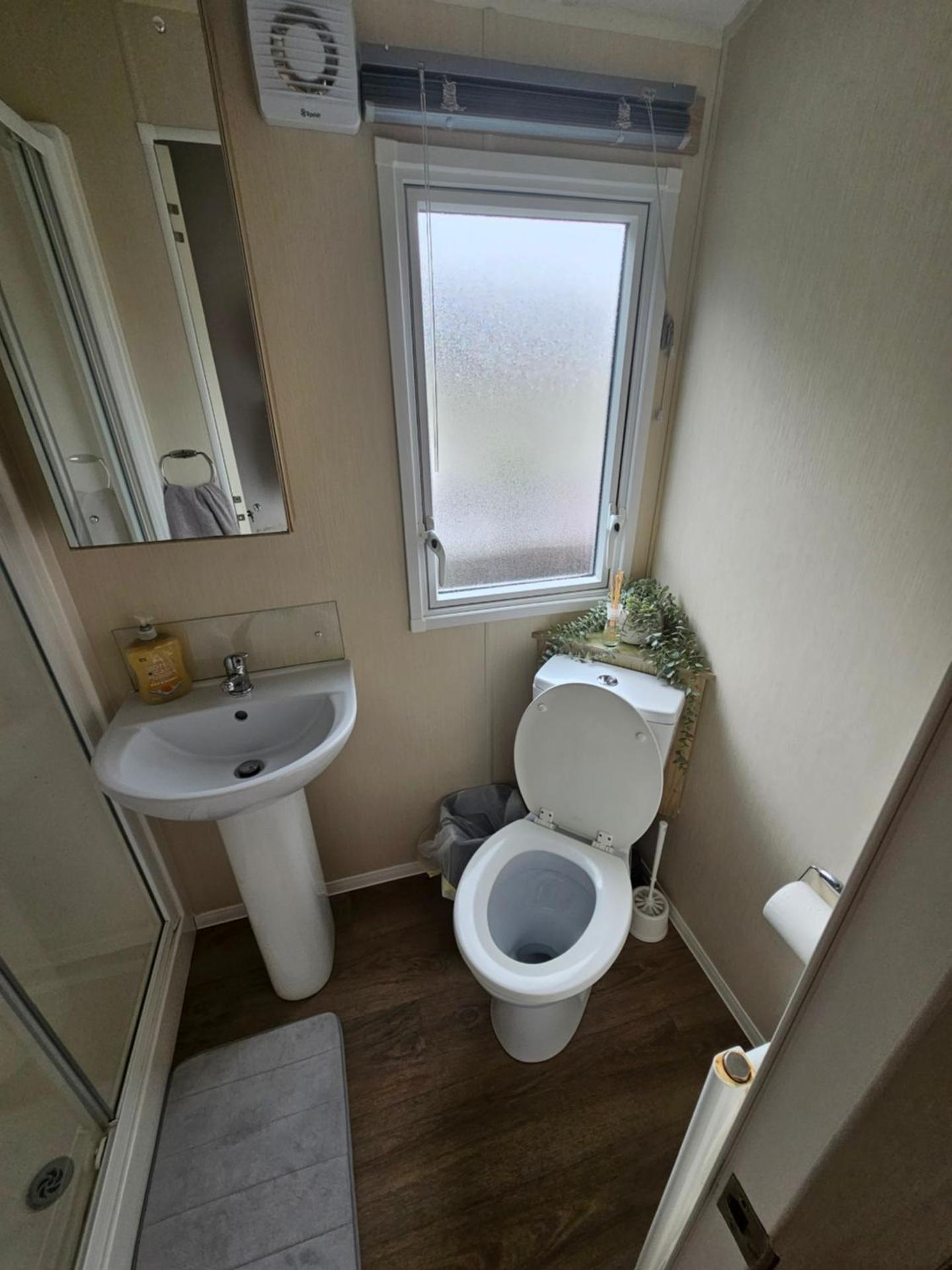 The Shutt's Escapes - Tattershall Lakes