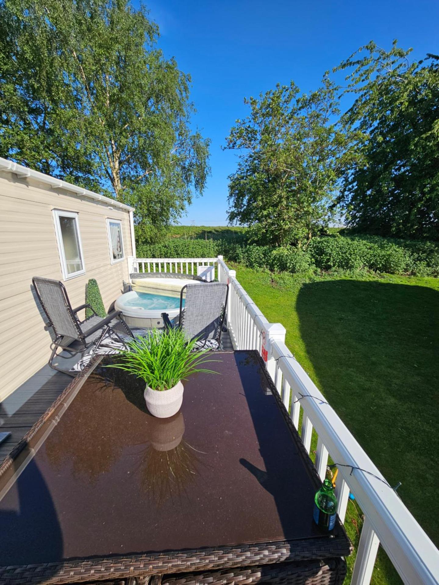 The Shutt's Escapes - Tattershall Lakes