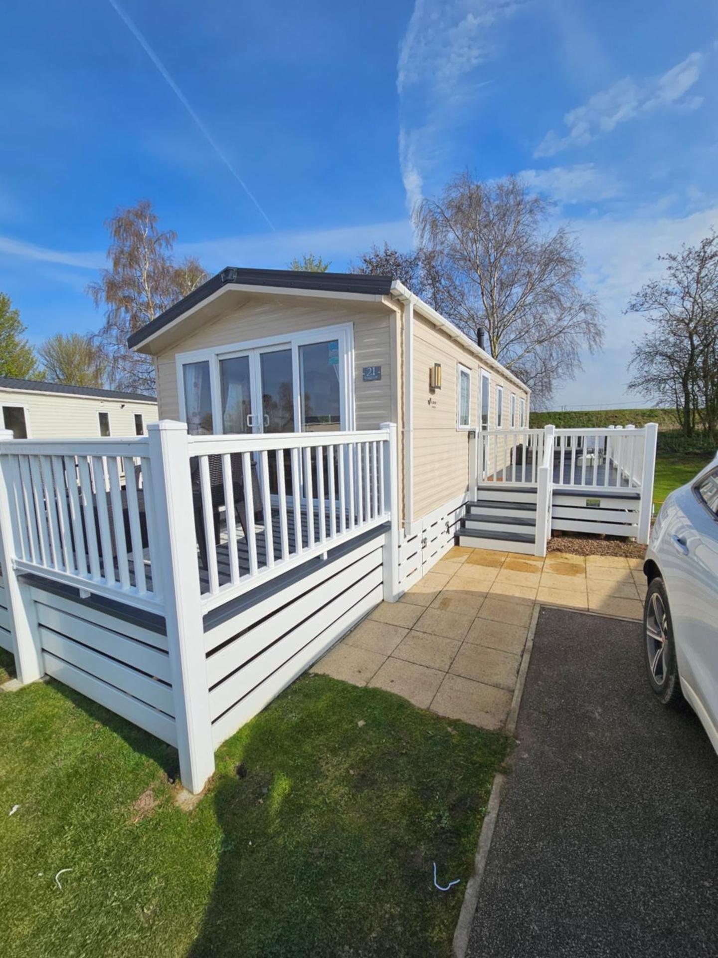 The Shutt's Escapes - Tattershall Lakes