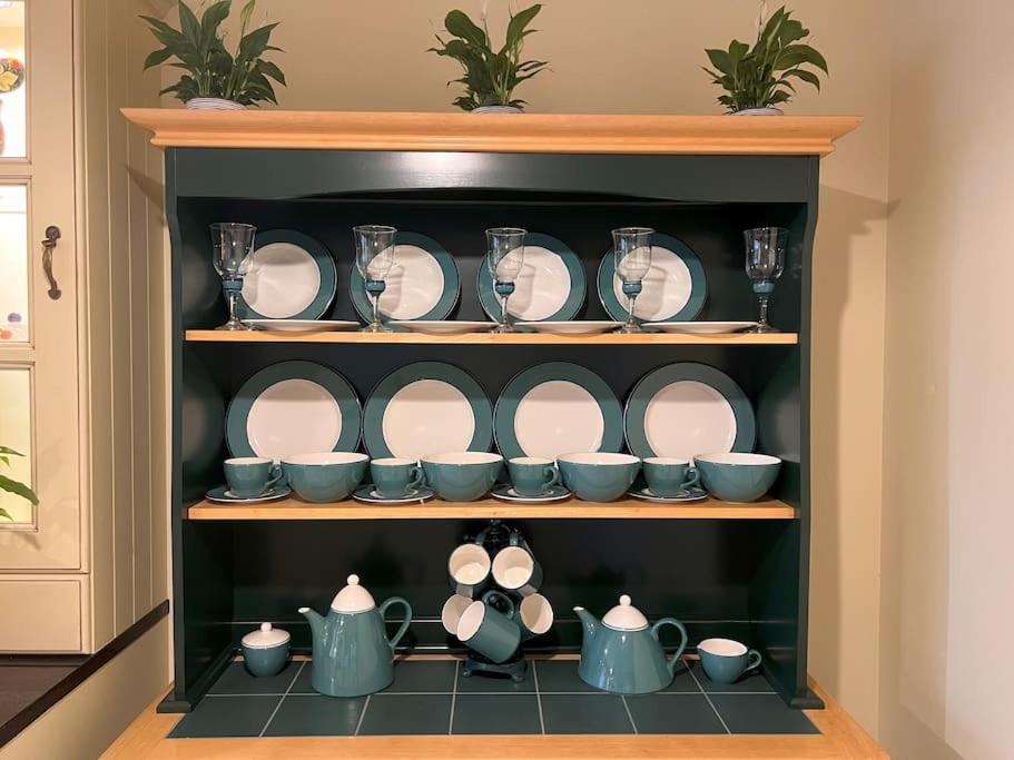 LILY'S LODGE - Beautiful Central Buncrana Home