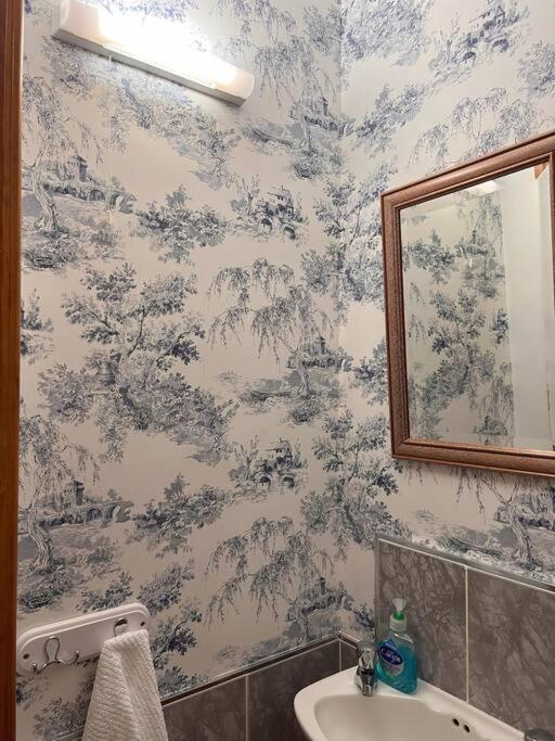 LILY'S LODGE - Beautiful Central Buncrana Home