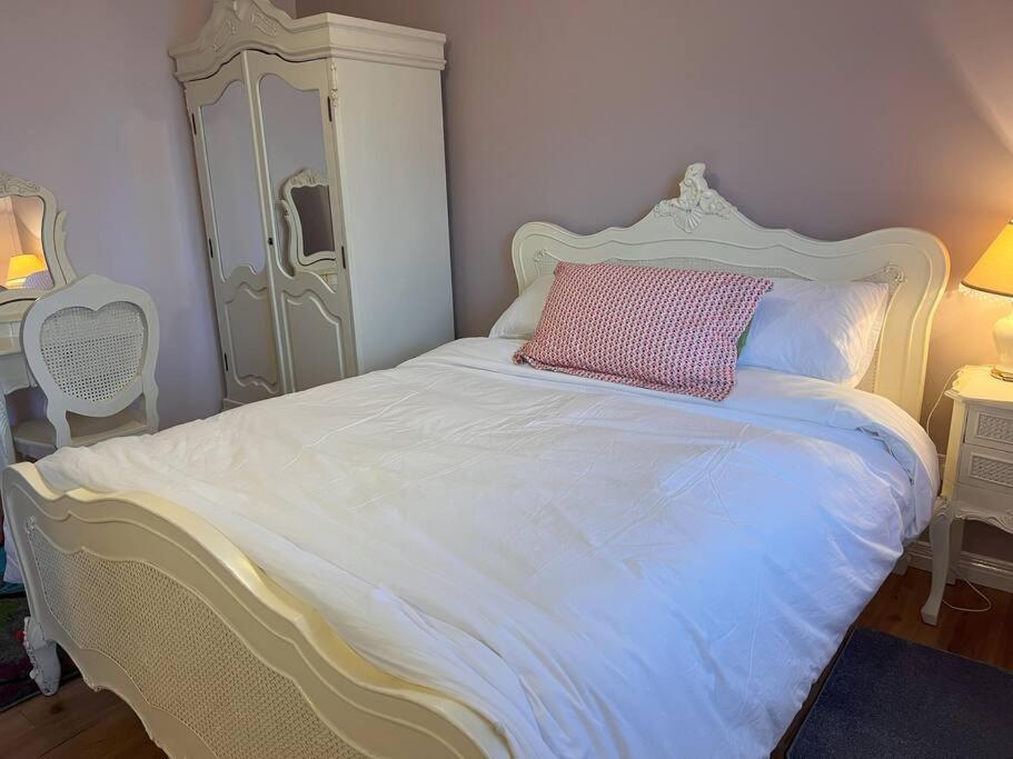 LILY'S LODGE - Beautiful Central Buncrana Home