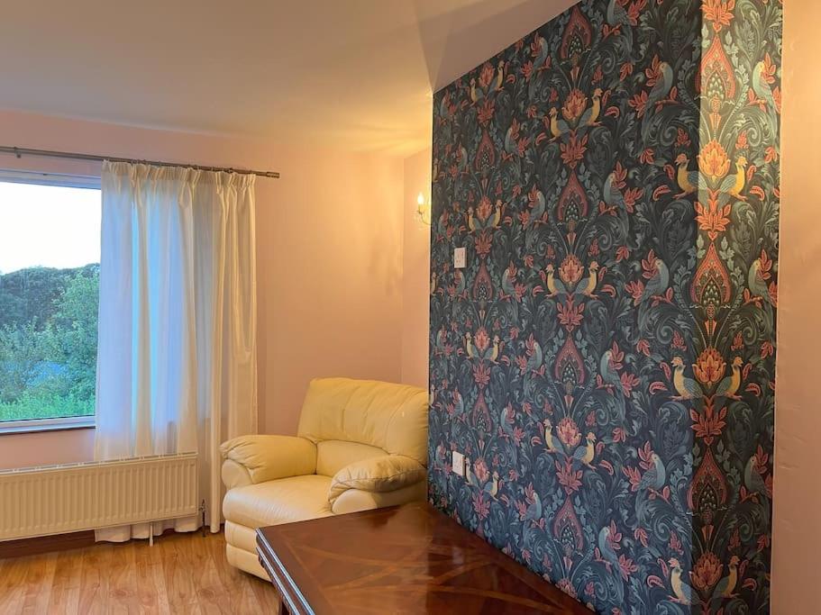 LILY'S LODGE - Beautiful Central Buncrana Home