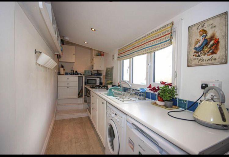 Flat 4 The Gables Lyme Regis with parking