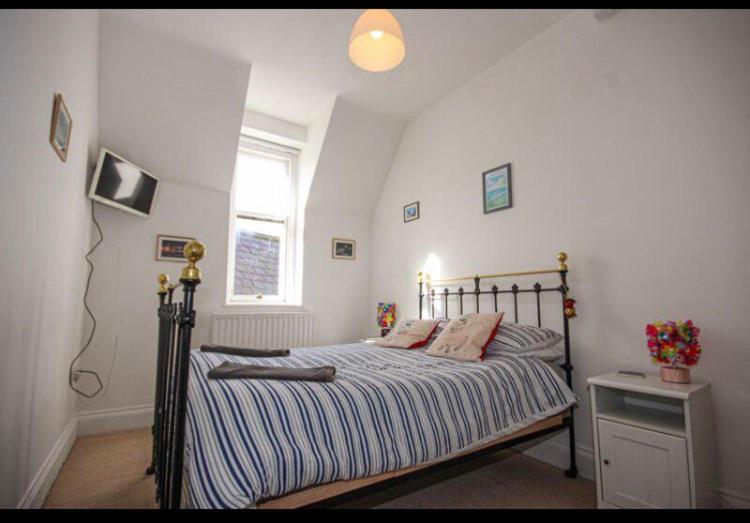 Flat 4 The Gables Lyme Regis with parking