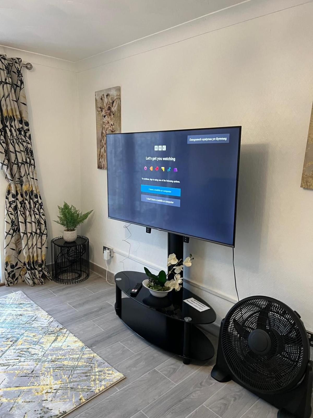 Beautiful 2-bedroom in Grays close to Lakeside