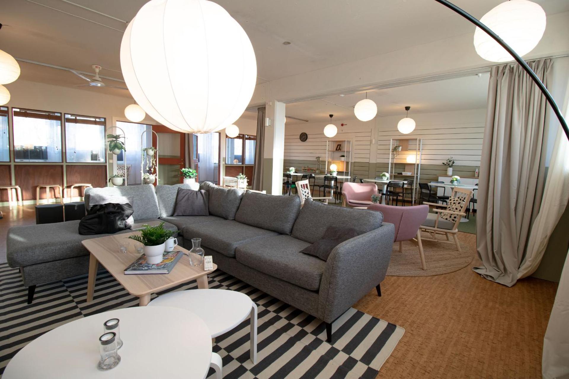 Communal lounge/ TV room