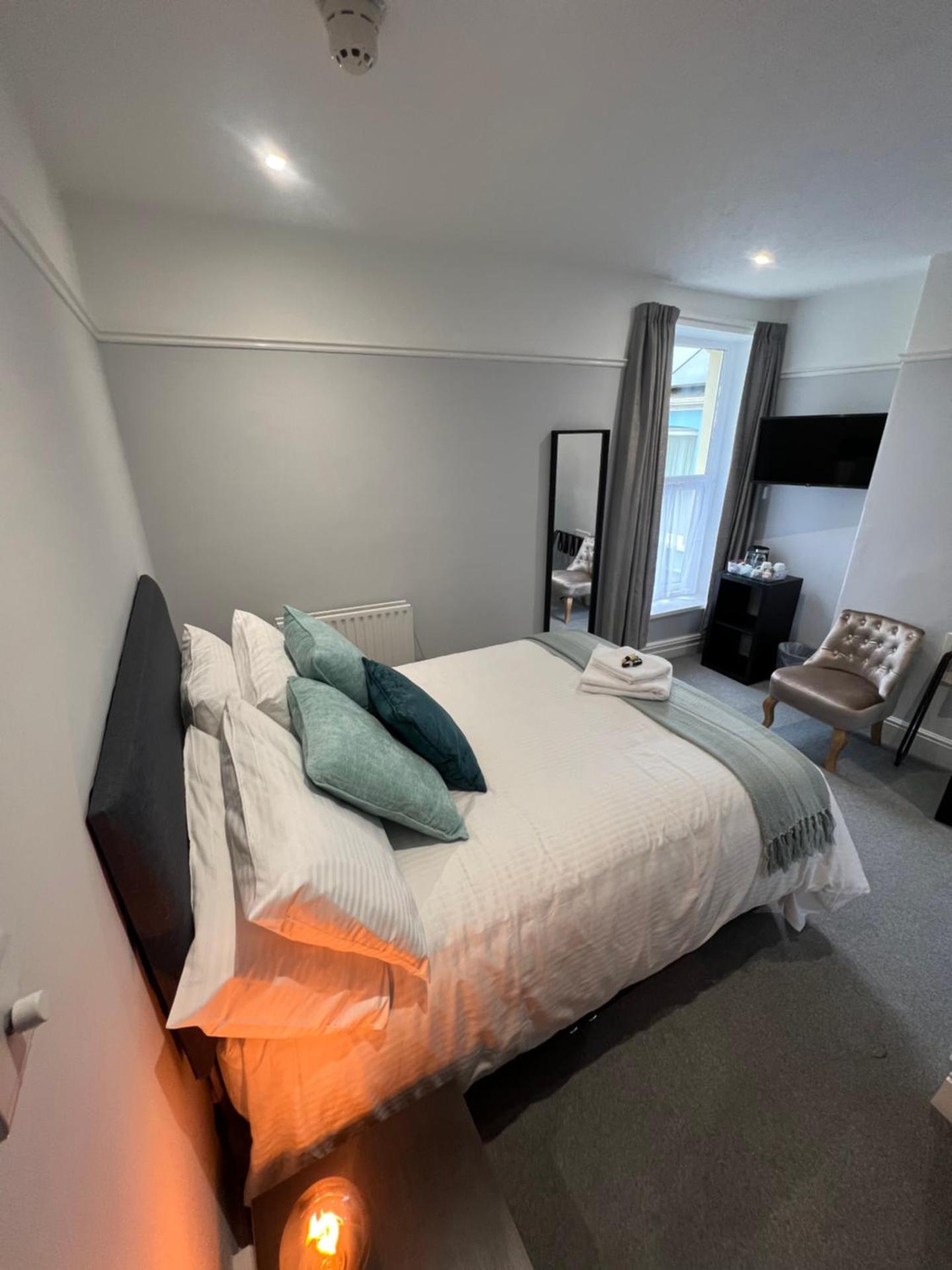 Brynhyfryd Guest House