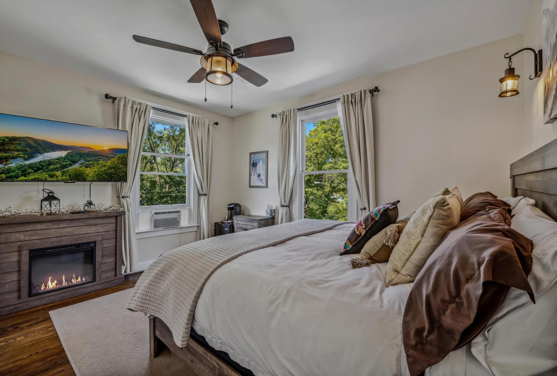 The Grand Castalian Inn Bed and Breakfast