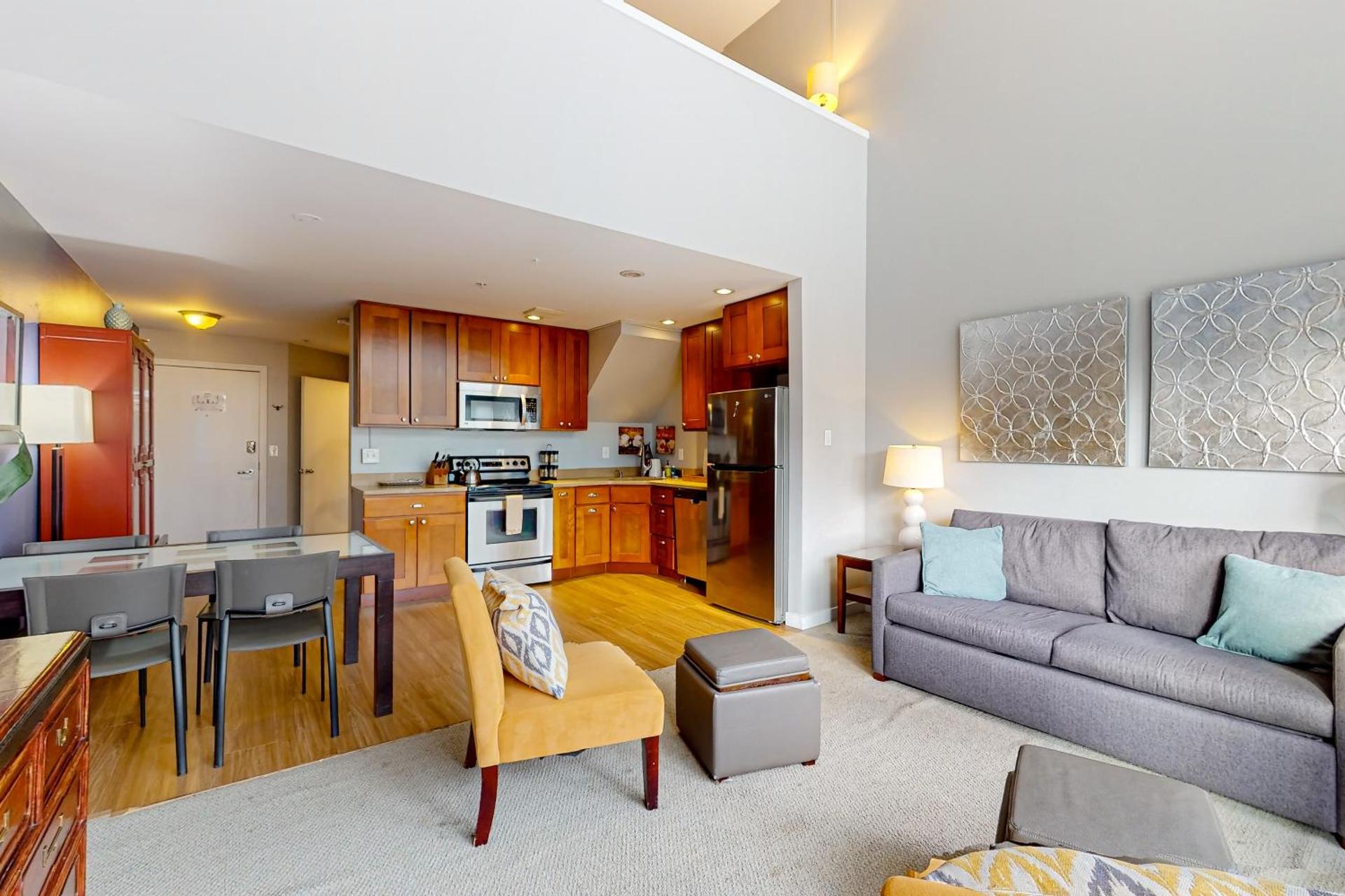 Belltown Condo Unit 733