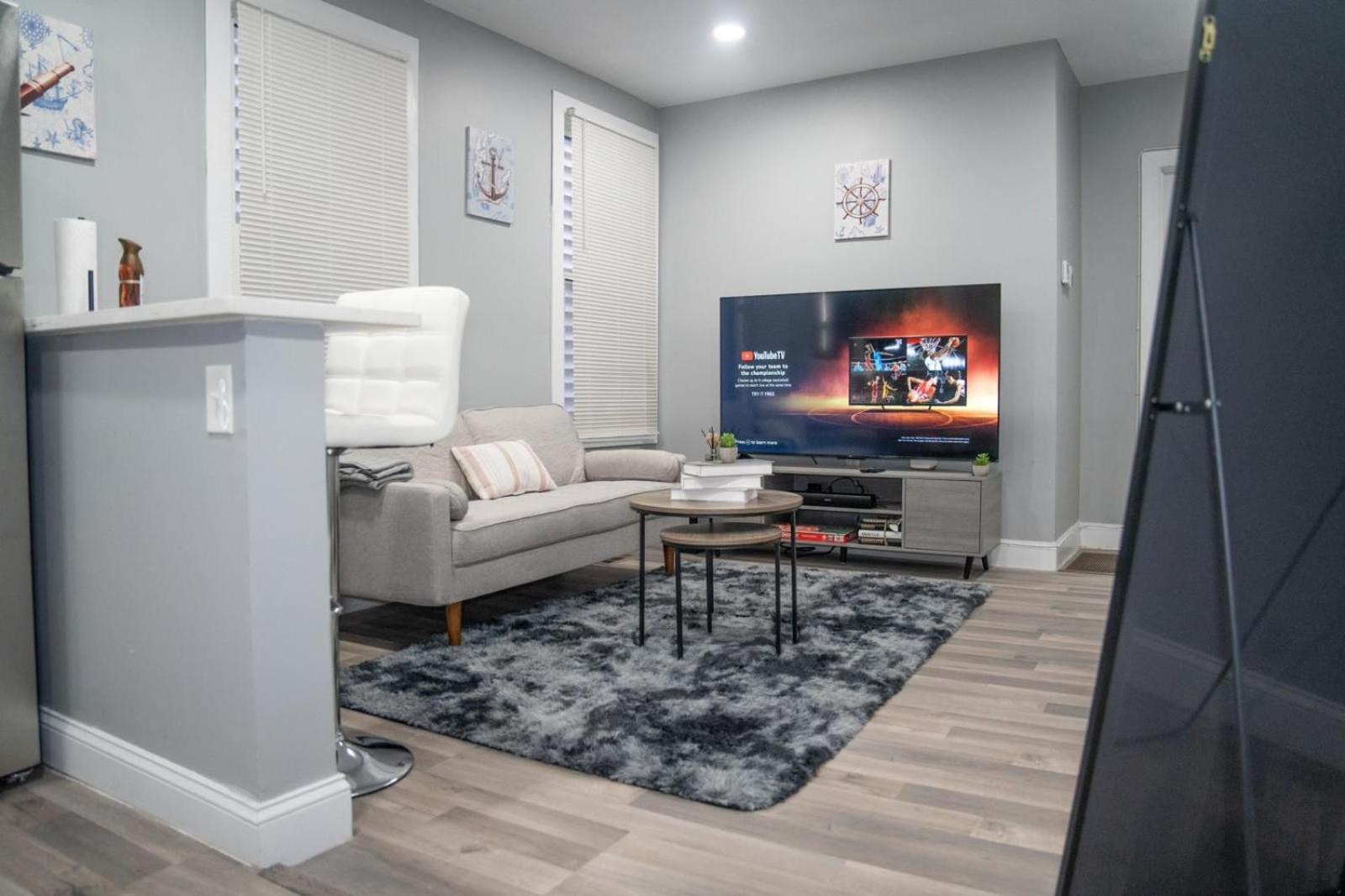 Divine Villa and Resort -26 Grace Street Irvington NJ -EWR airport -Prudential - NJIT -Penn station