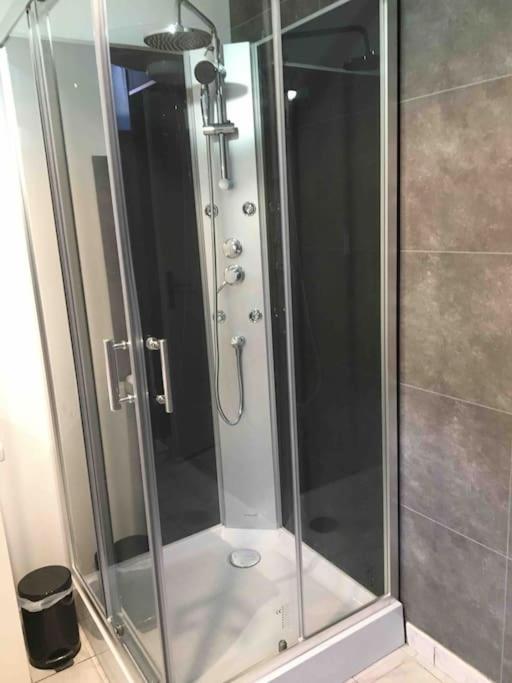 Gite avec courette bord mer La Hague Port Racine