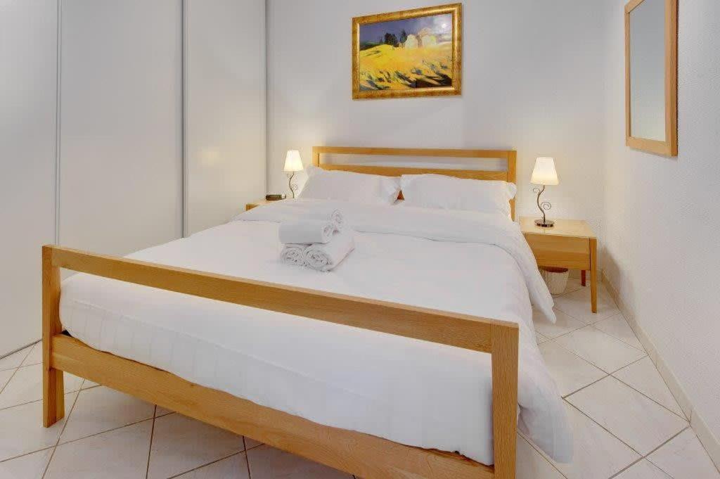 Rue St Gaetan location old town