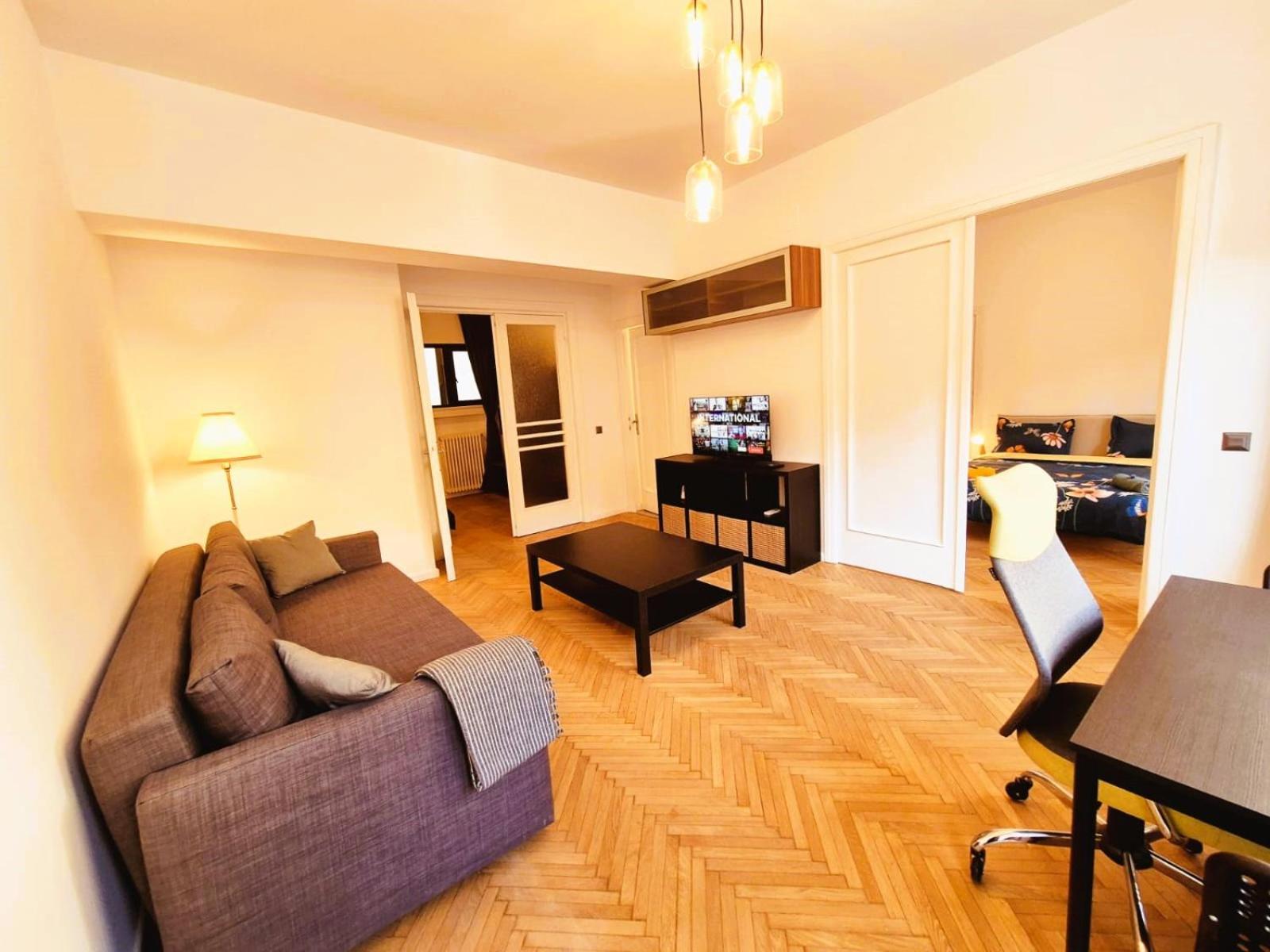 Central Old Town Oasis - Ap 4