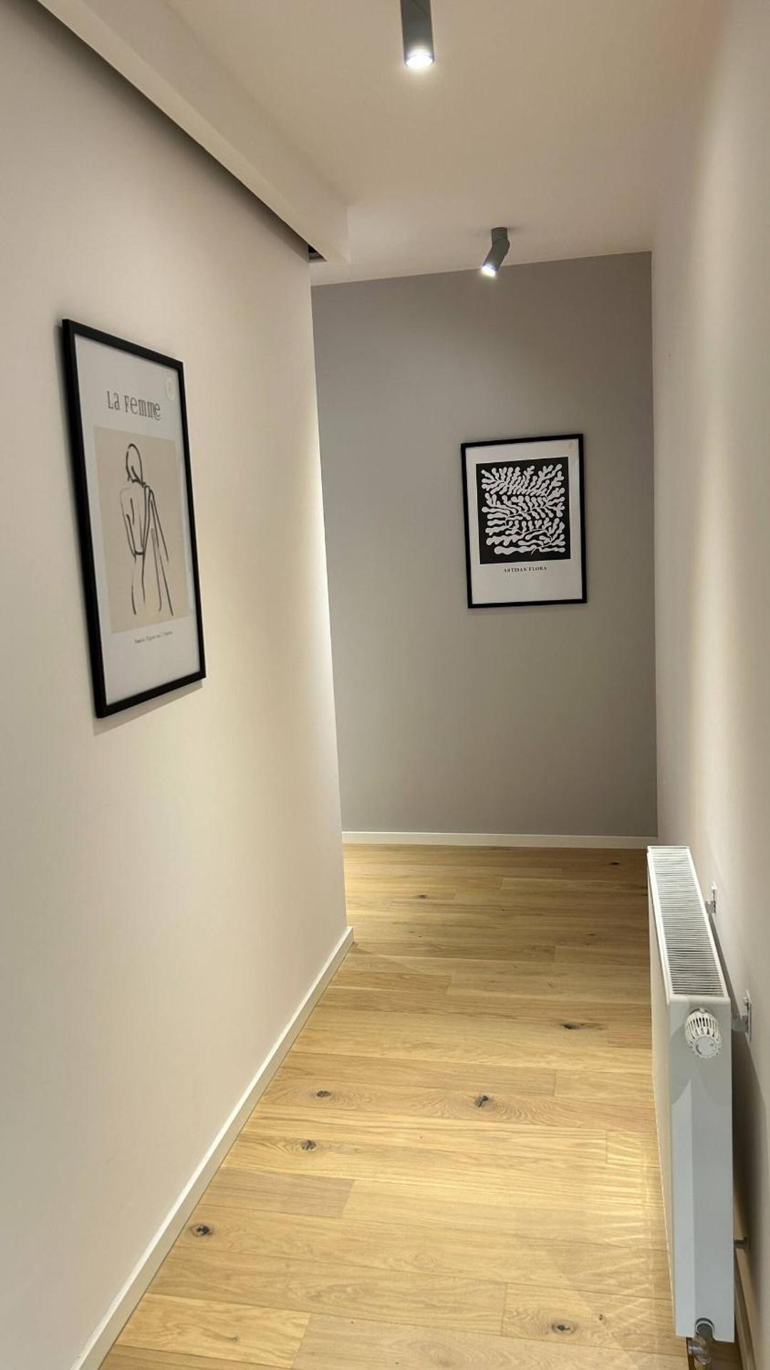 The Comfy Nest - Parking, King Size Bed, Smart TV