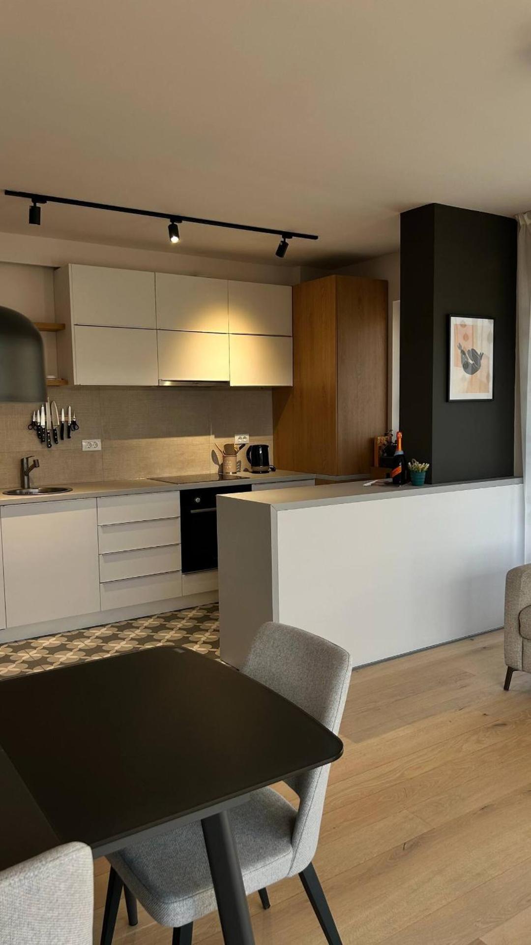 The Comfy Nest - Parking, King Size Bed, Smart TV