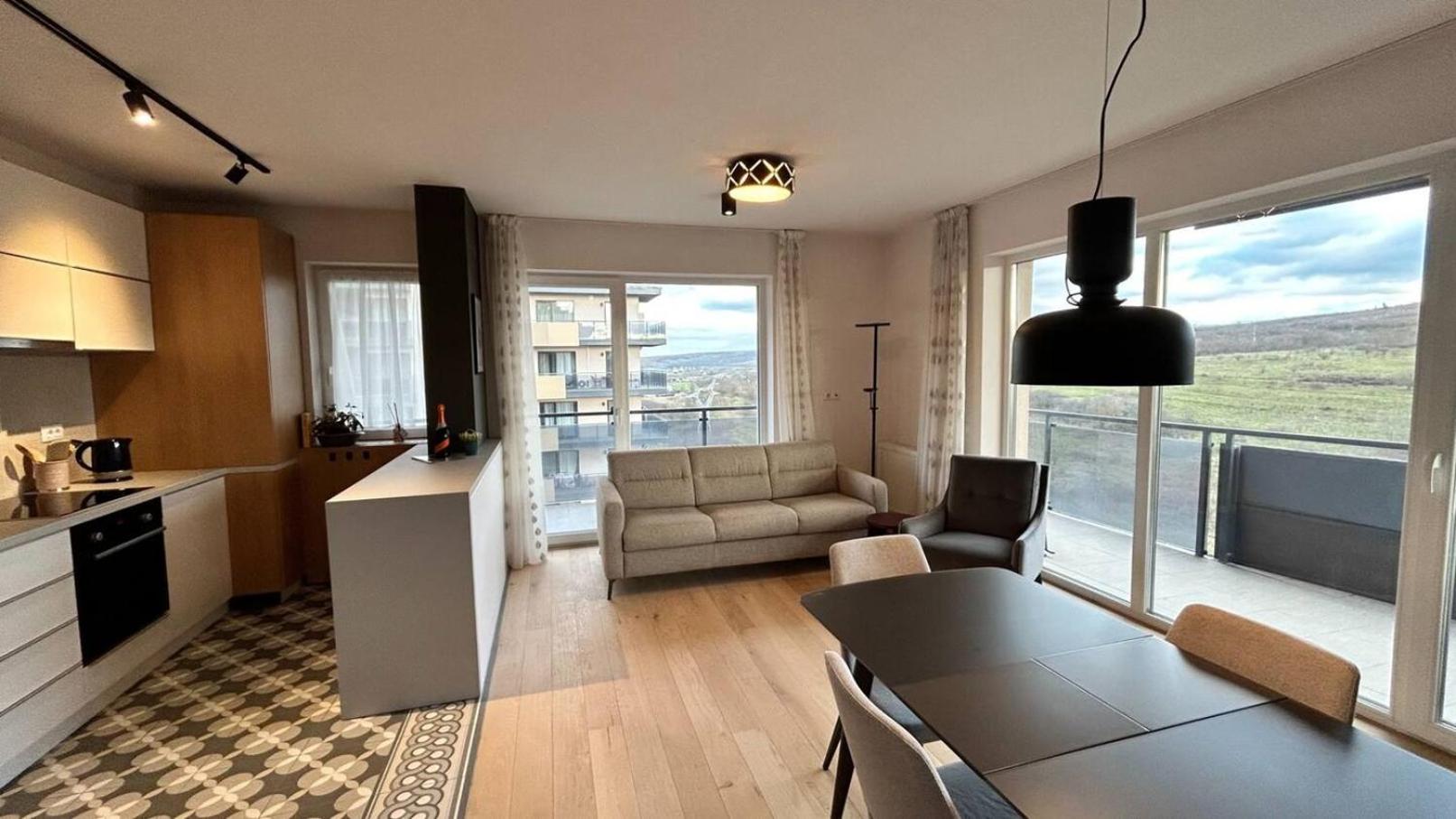 The Comfy Nest - Parking, King Size Bed, Smart TV