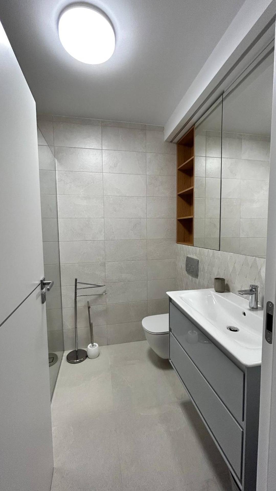 The Comfy Nest - Parking, King Size Bed, Smart TV