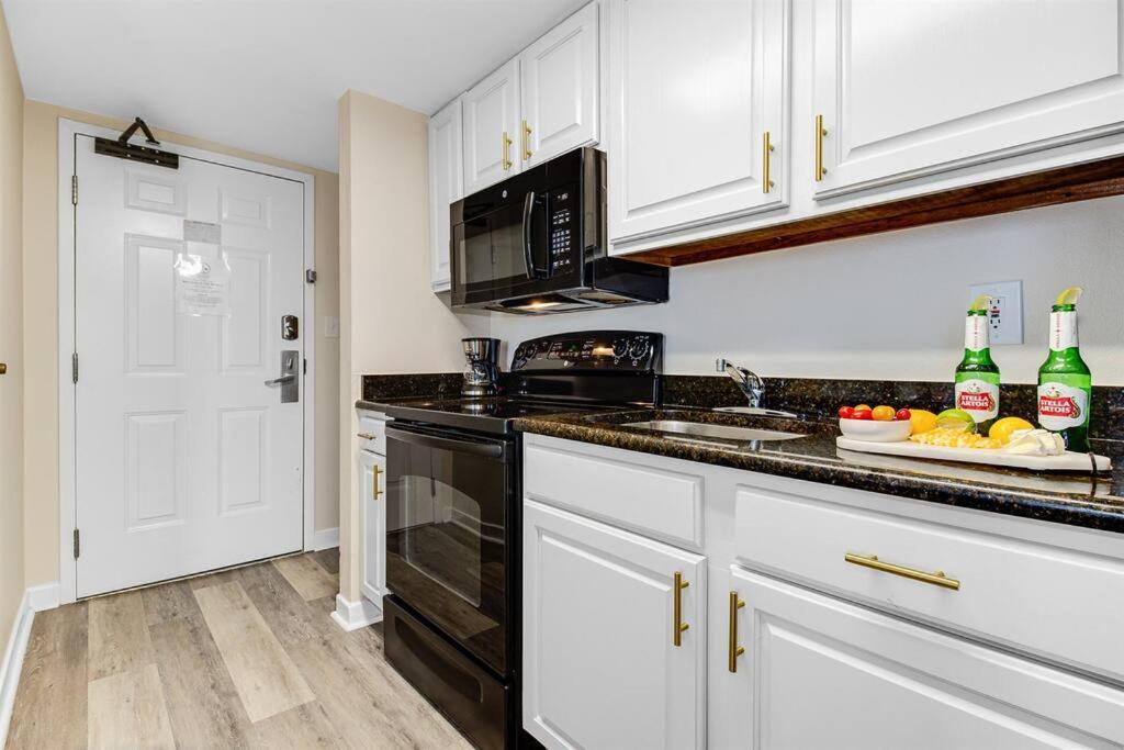 WINTER RATES! Supreme Oceanfront Studio, Dogs OK! 1126